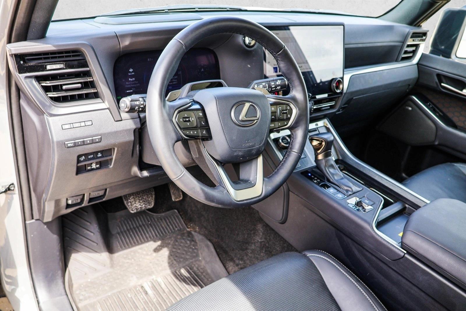 Thumbnail: 2024 Lexus GX - 3