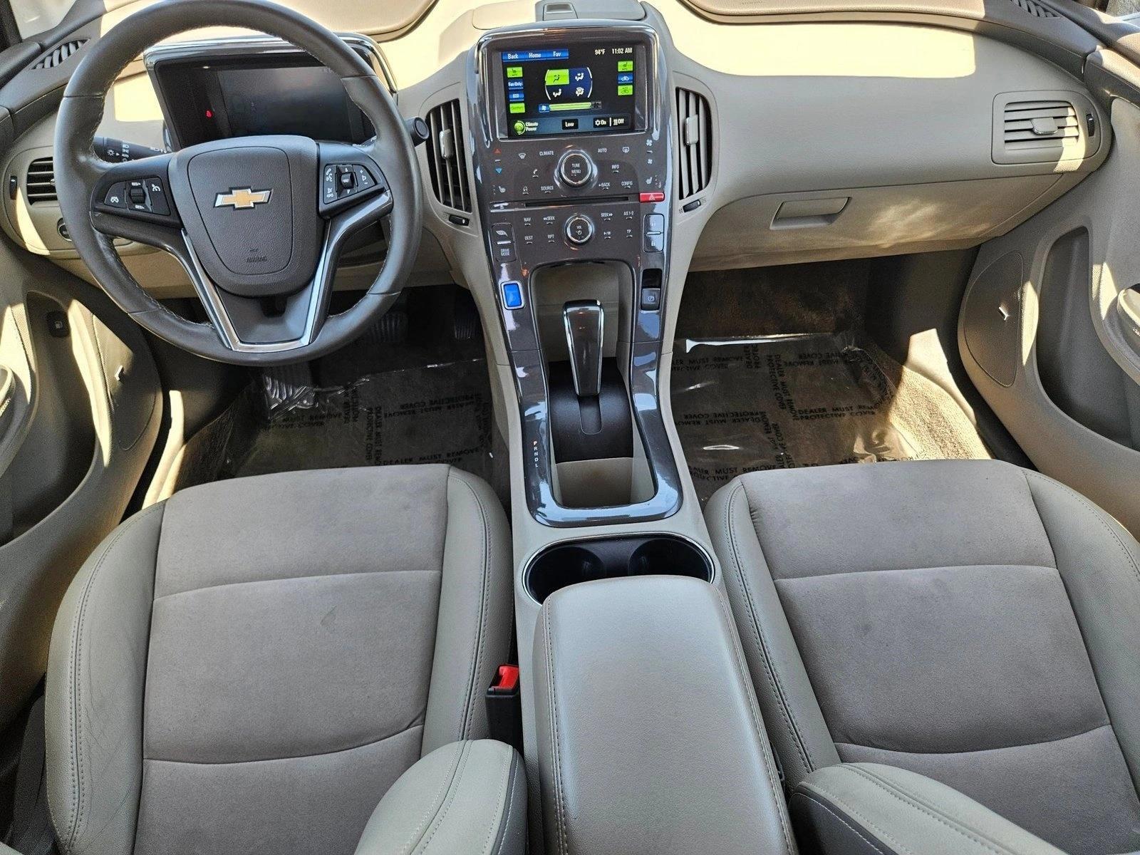 Thumbnail: 2015 Chevrolet Volt - 4