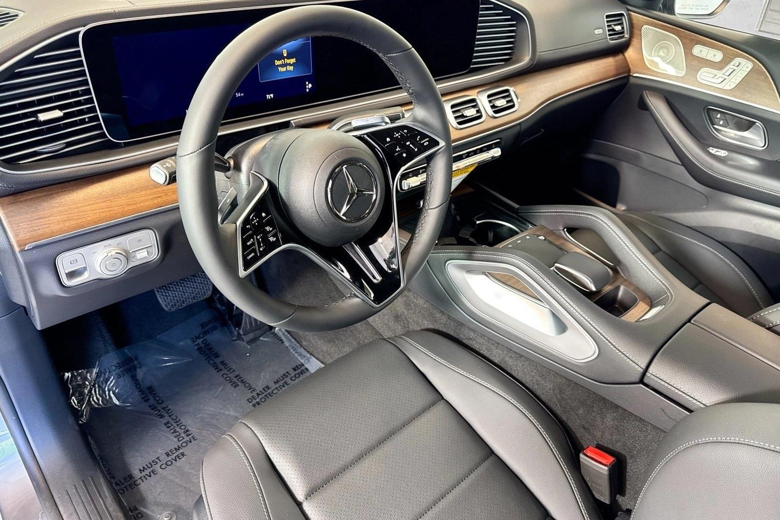 Thumbnail: 2026 Mercedes-Benz GLE - 3