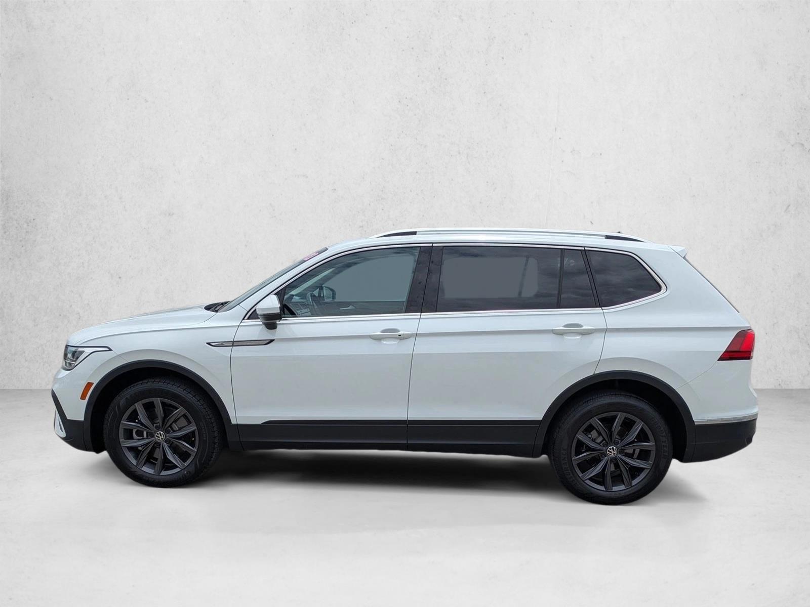 Thumbnail: 2022 Volkswagen Tiguan - 2