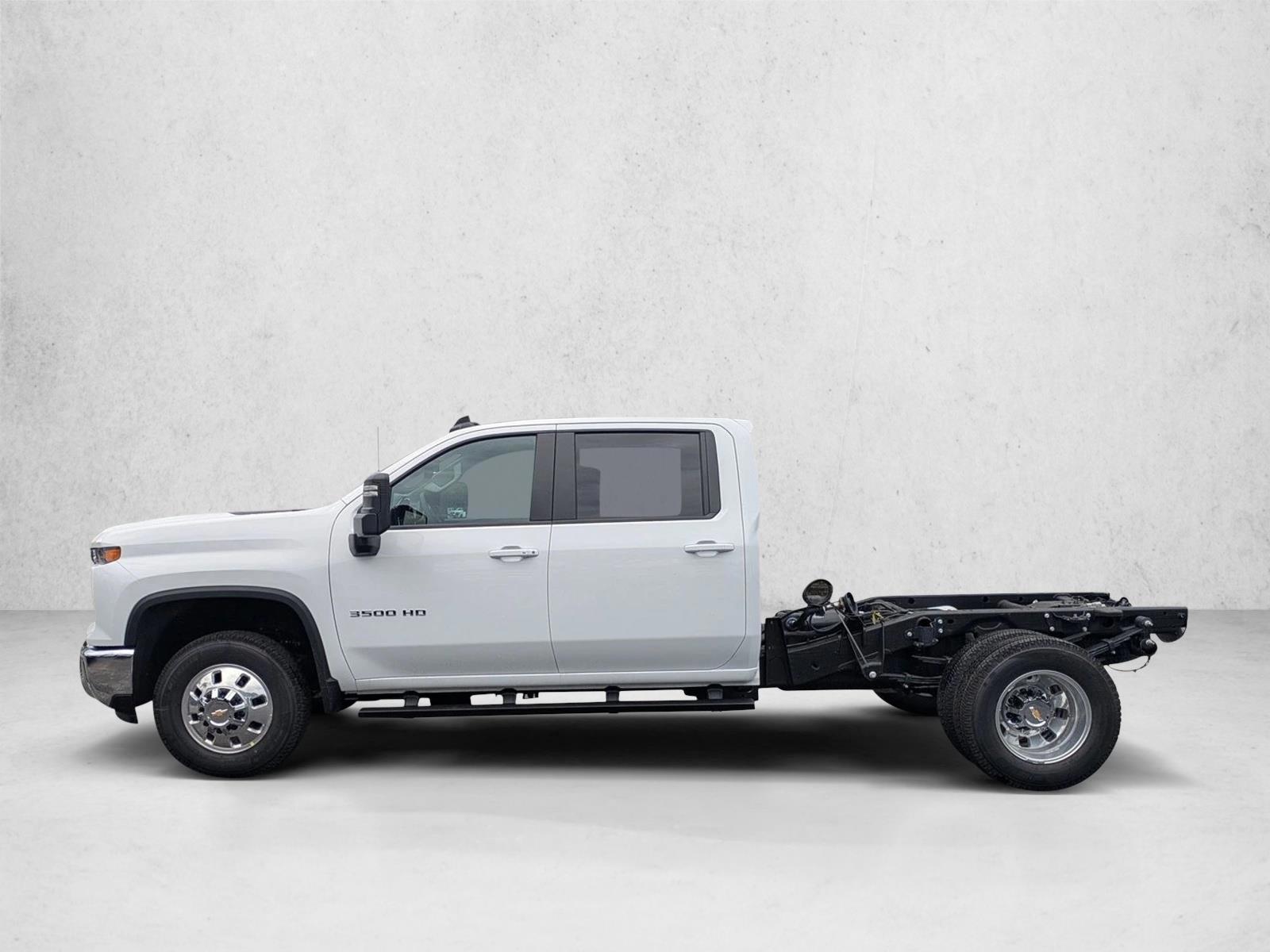 Thumbnail: 2025 Chevrolet Silverado 3500 - 2