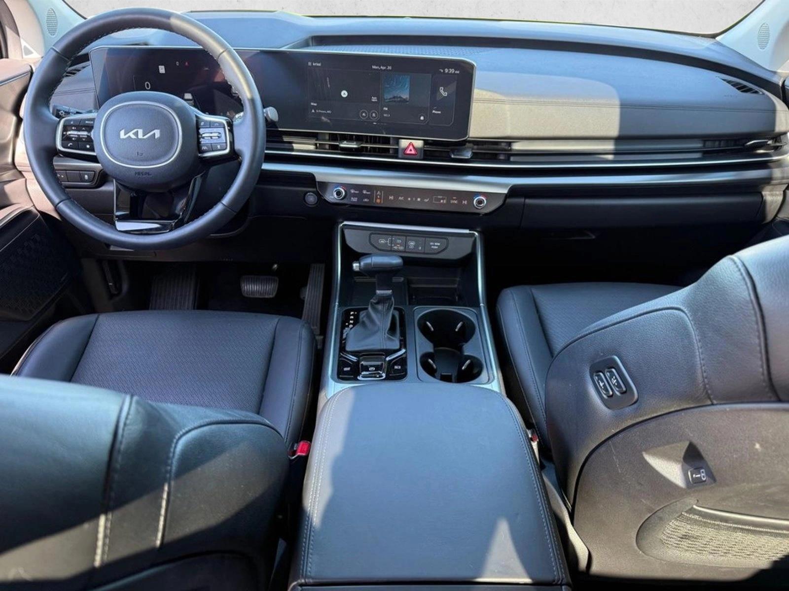 Thumbnail: 2025 Kia Carnival - 3