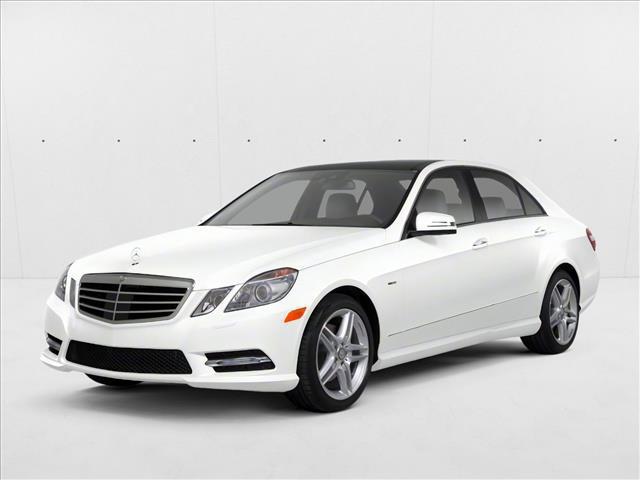 2010 Mercedes-Benz E-Class's photo