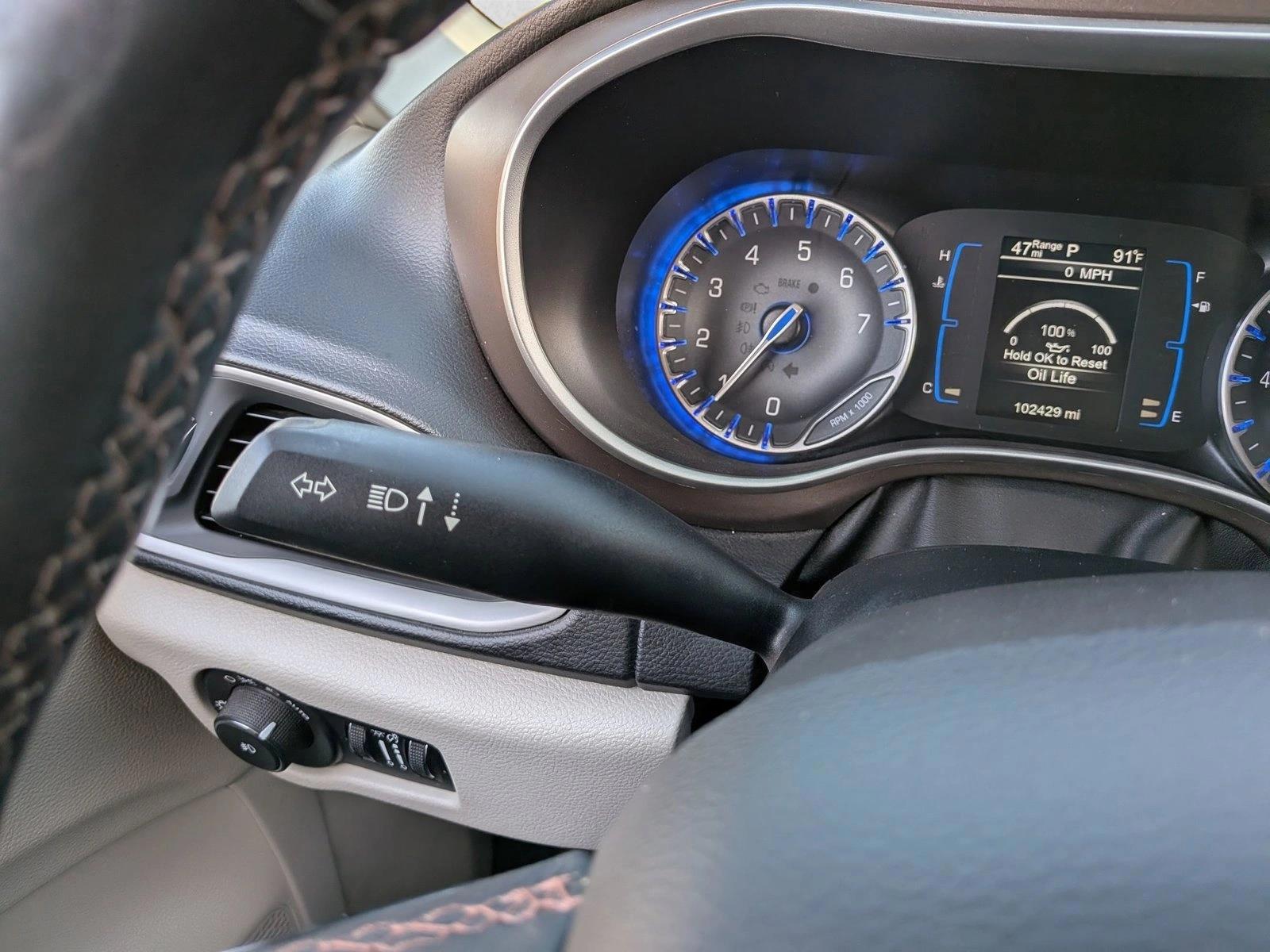 2017 Chrysler Pacifica Touring-L - Photo 16