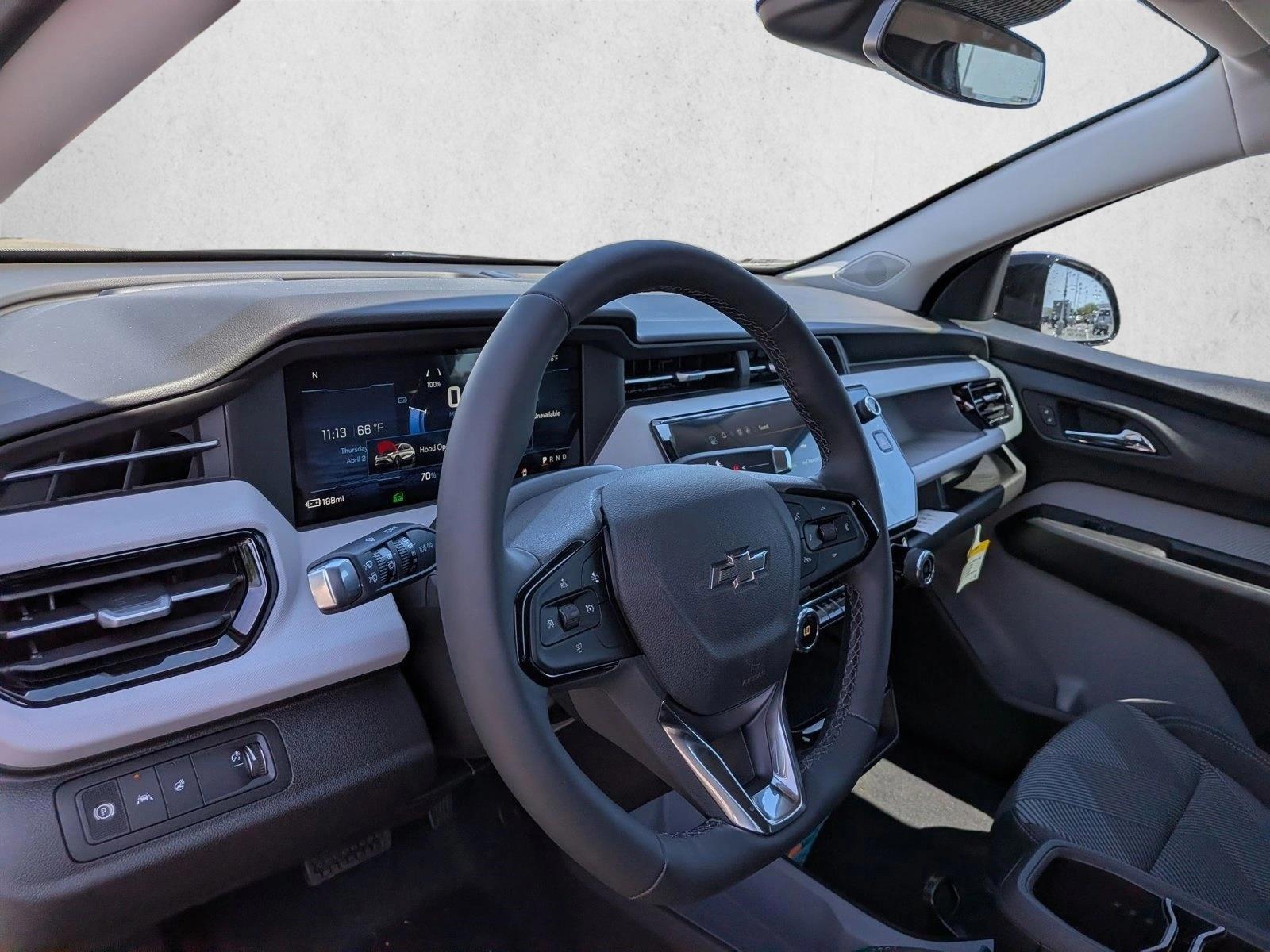 Thumbnail: 2027 Chevrolet Bolt EV - 3