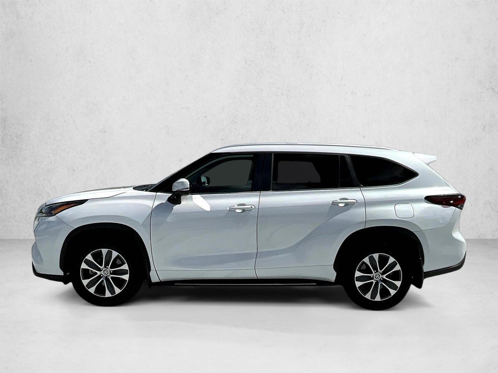 Thumbnail: 2024 Toyota Highlander - 2