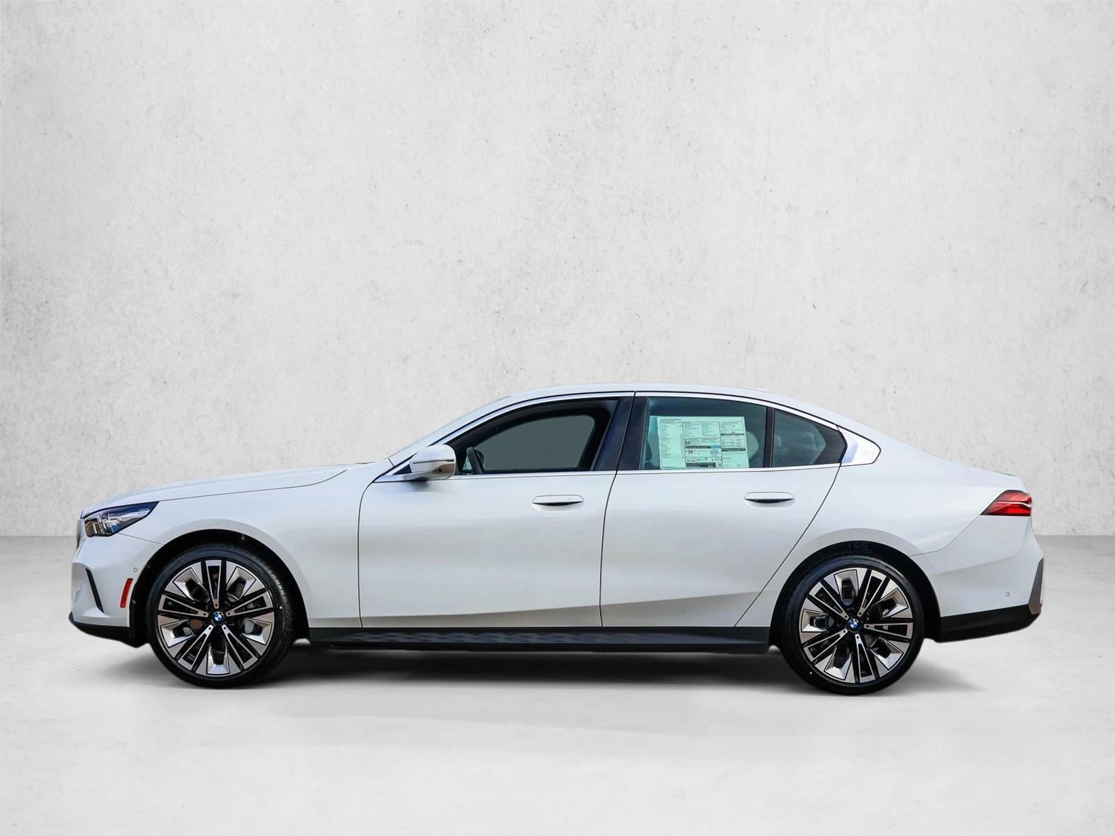 Thumbnail: 2026 BMW 5 Series - 2