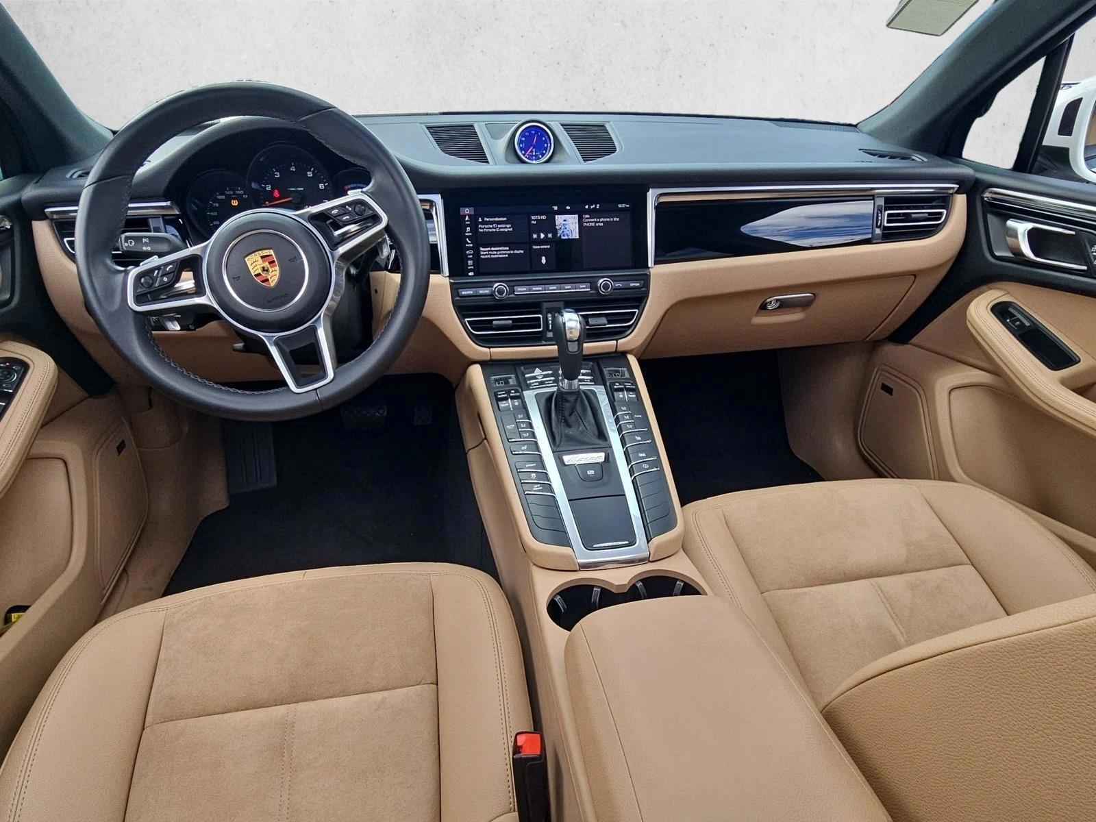 Thumbnail: 2021 Porsche Macan - 3