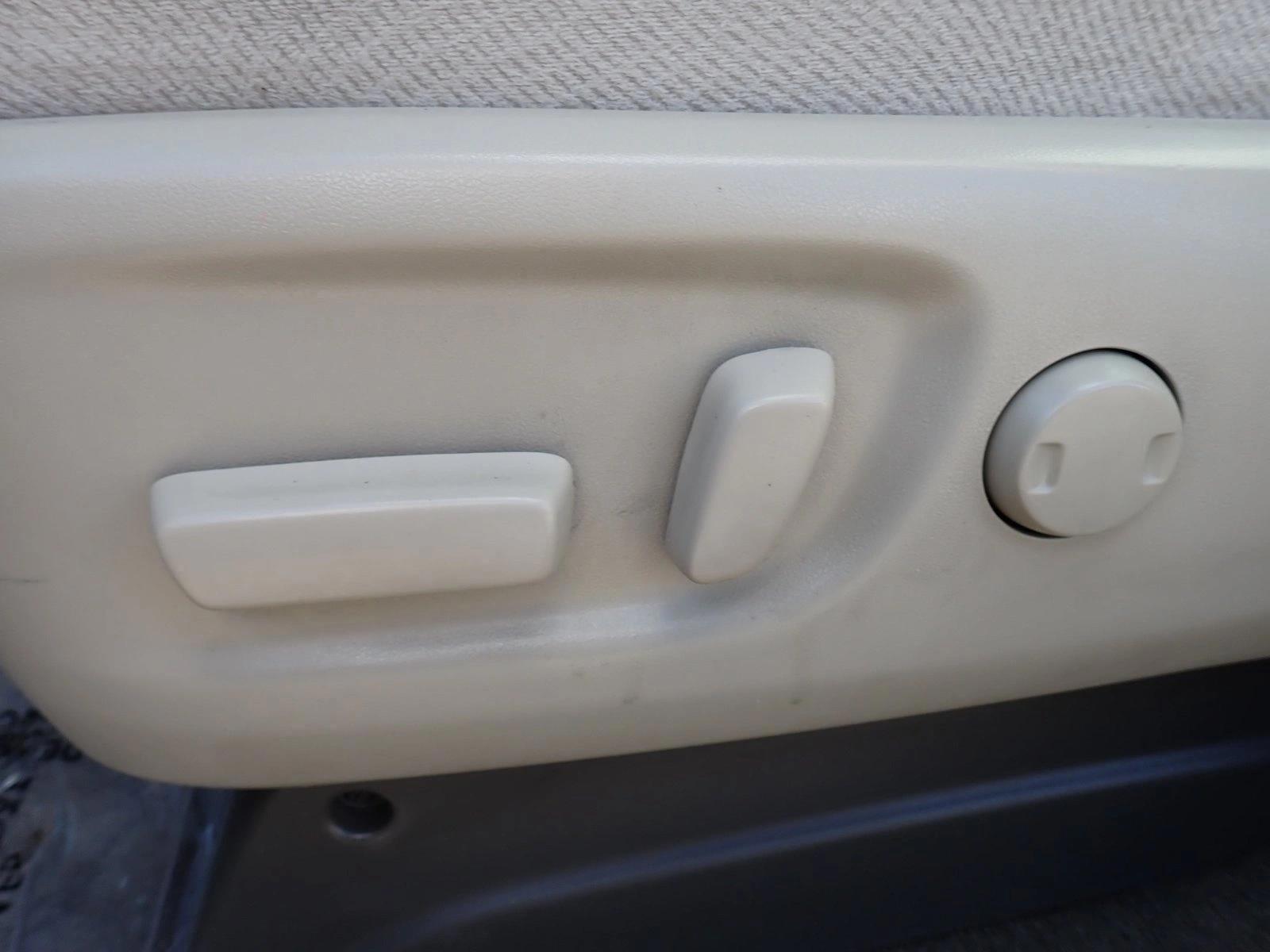 Thumbnail: 2013 Toyota Sienna - 2
