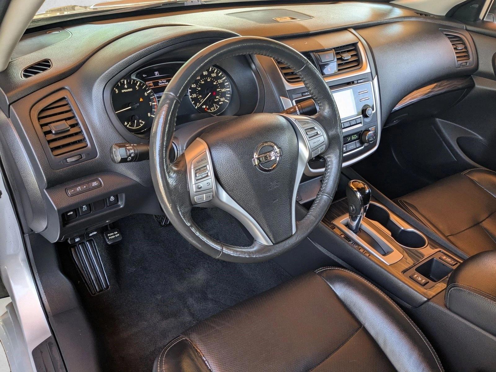 Thumbnail: 2017 Nissan Altima - 3