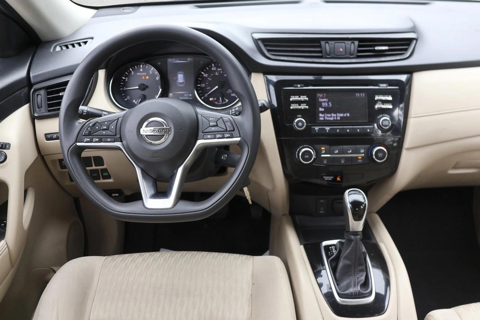 Thumbnail: 2017 Nissan Rogue - 4