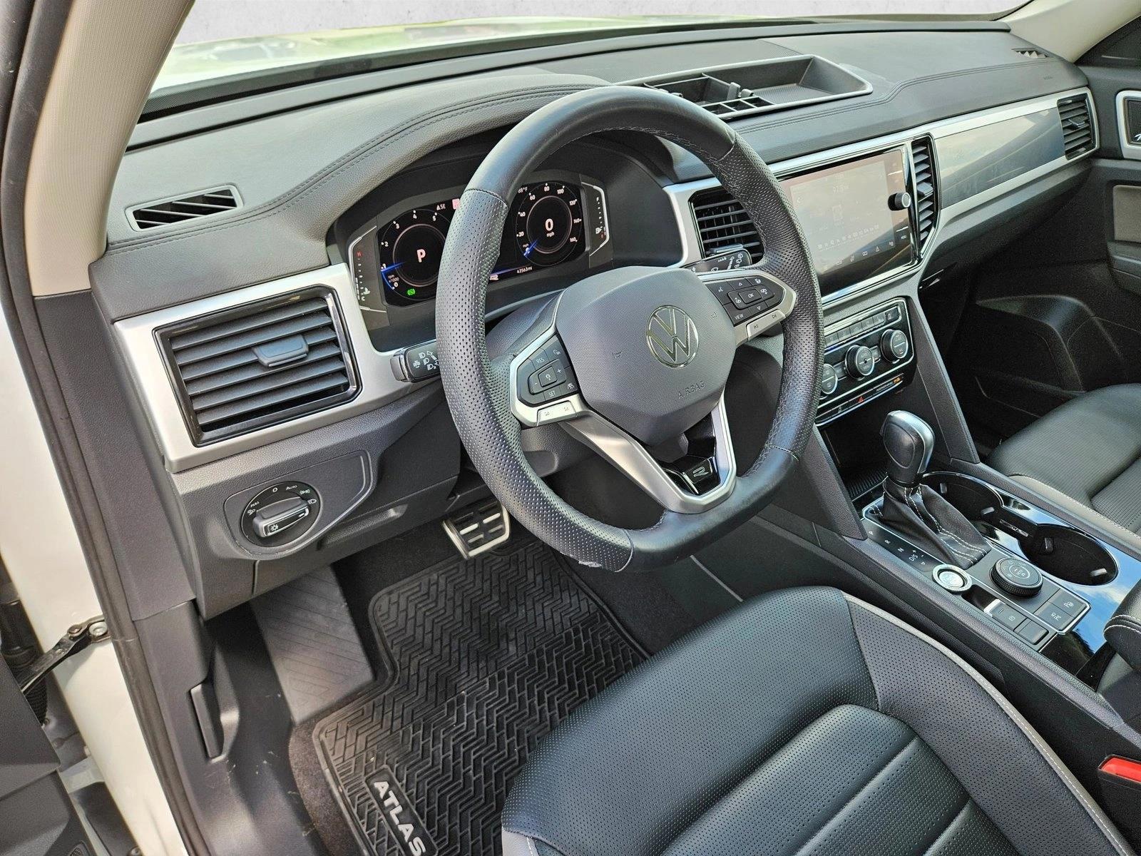 Thumbnail: 2022 Volkswagen Atlas - 3