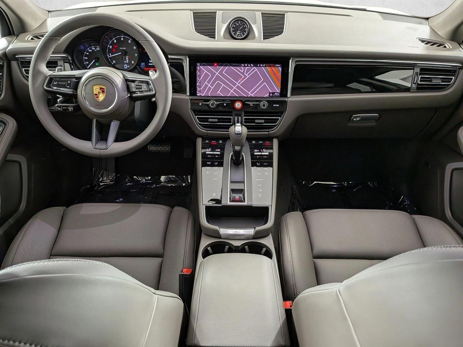 Thumbnail: 2026 Porsche Macan - 3