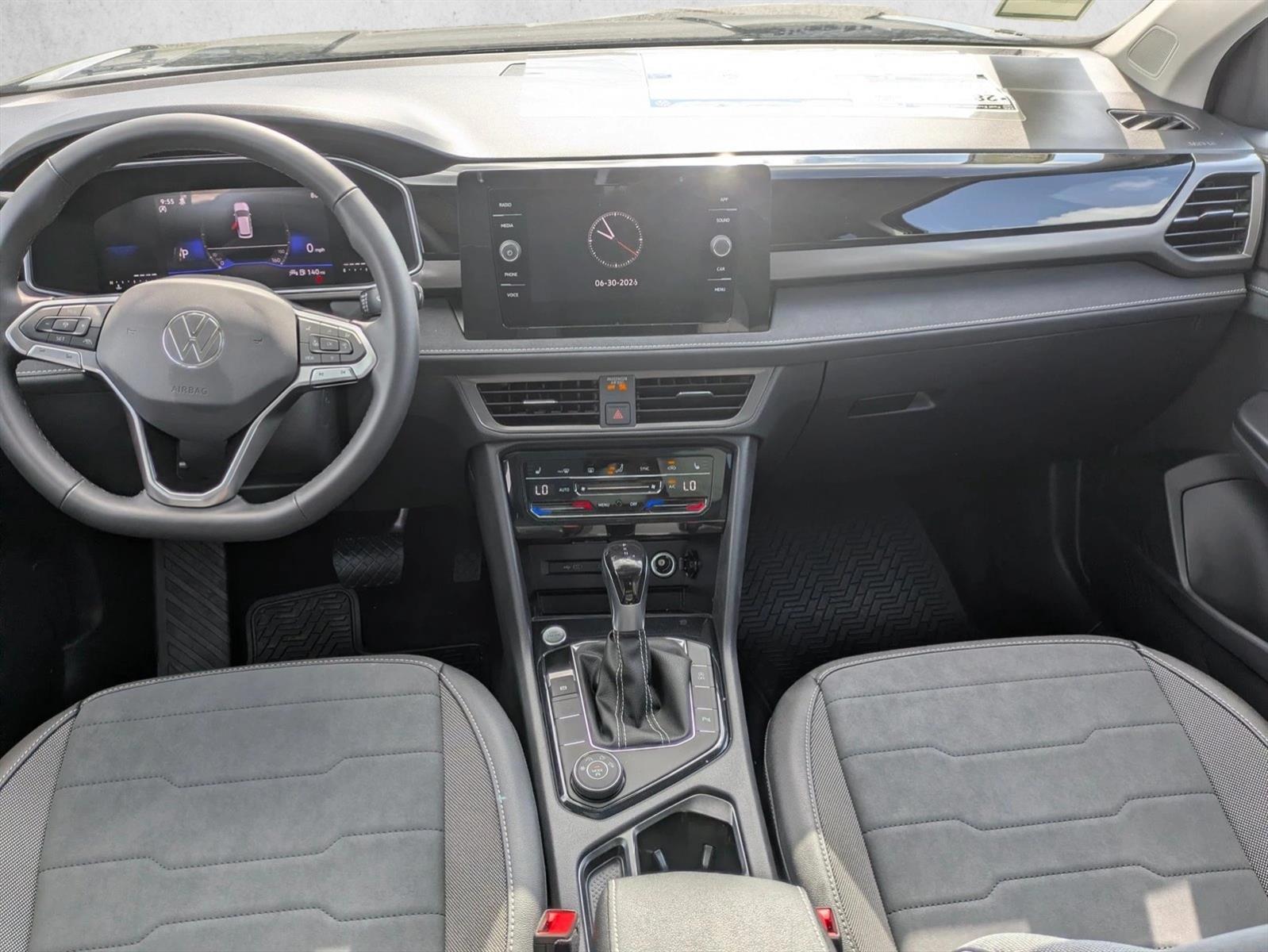 Thumbnail: 2026 Volkswagen Taos - 4