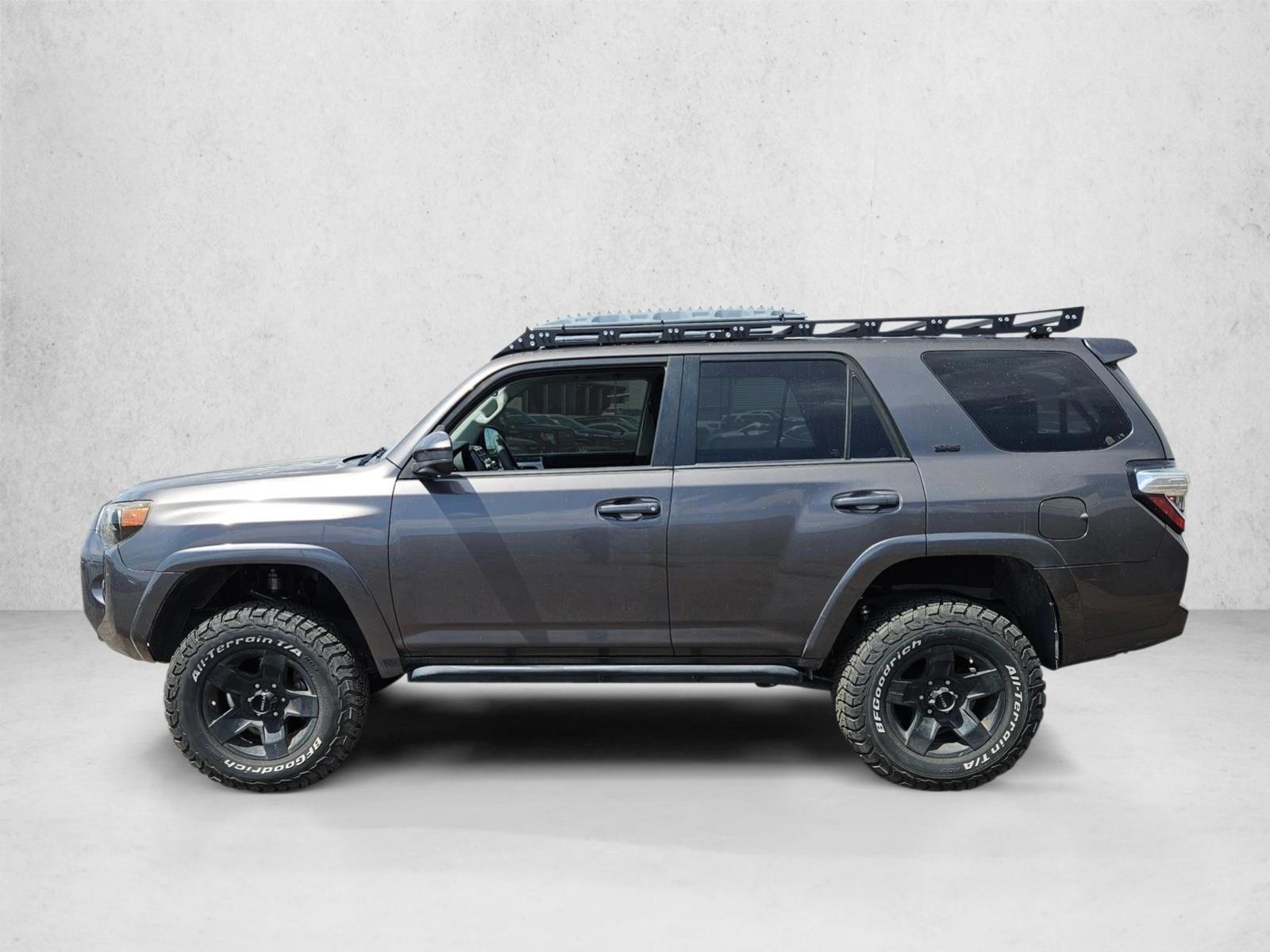 Thumbnail: 2015 Toyota 4Runner - 3