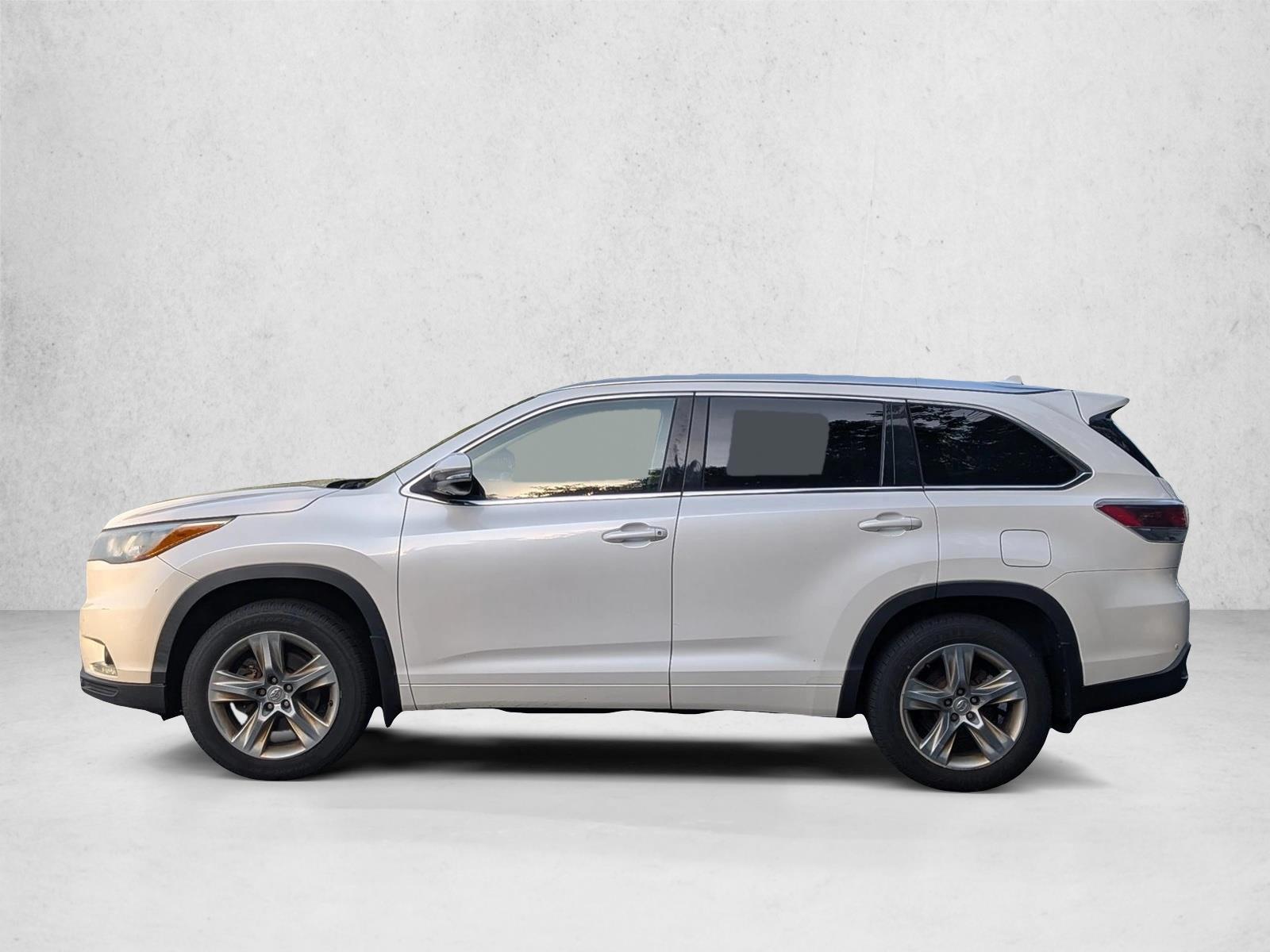 Thumbnail: 2015 Toyota Highlander - 2