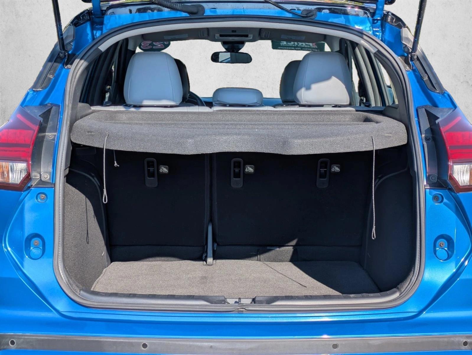 2023 Nissan Kicks SR - Photo 6