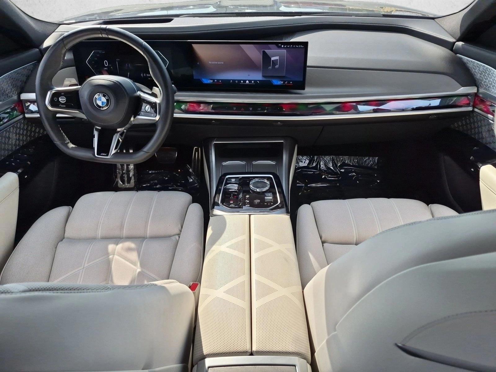 Thumbnail: 2023 BMW 7 Series - 3