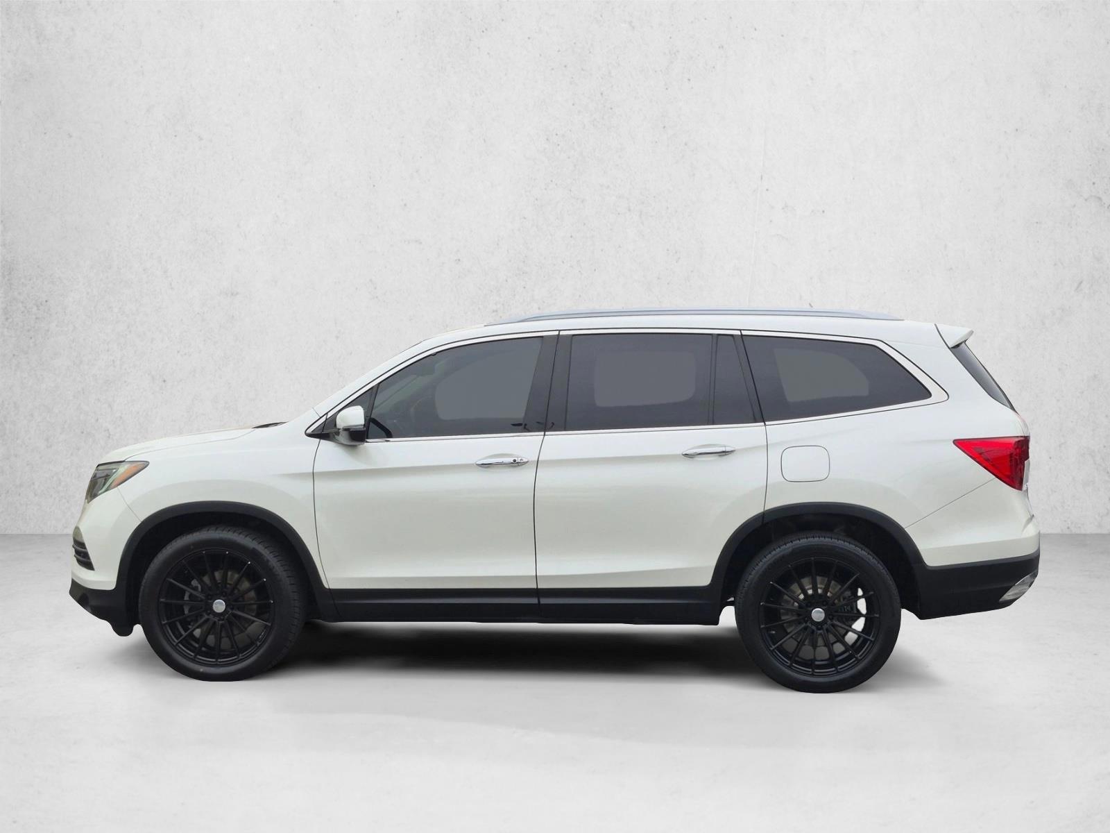 Thumbnail: 2017 Honda Pilot - 2