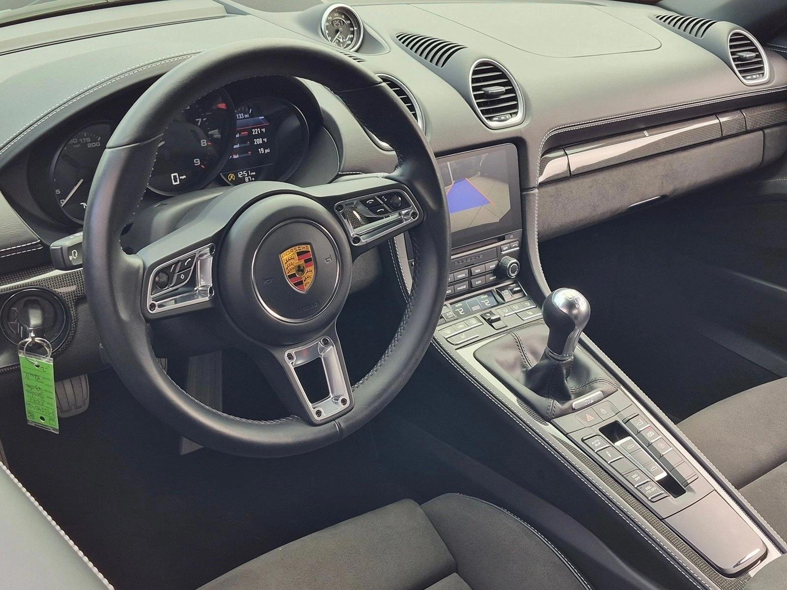 Thumbnail: 2021 Porsche  - 3