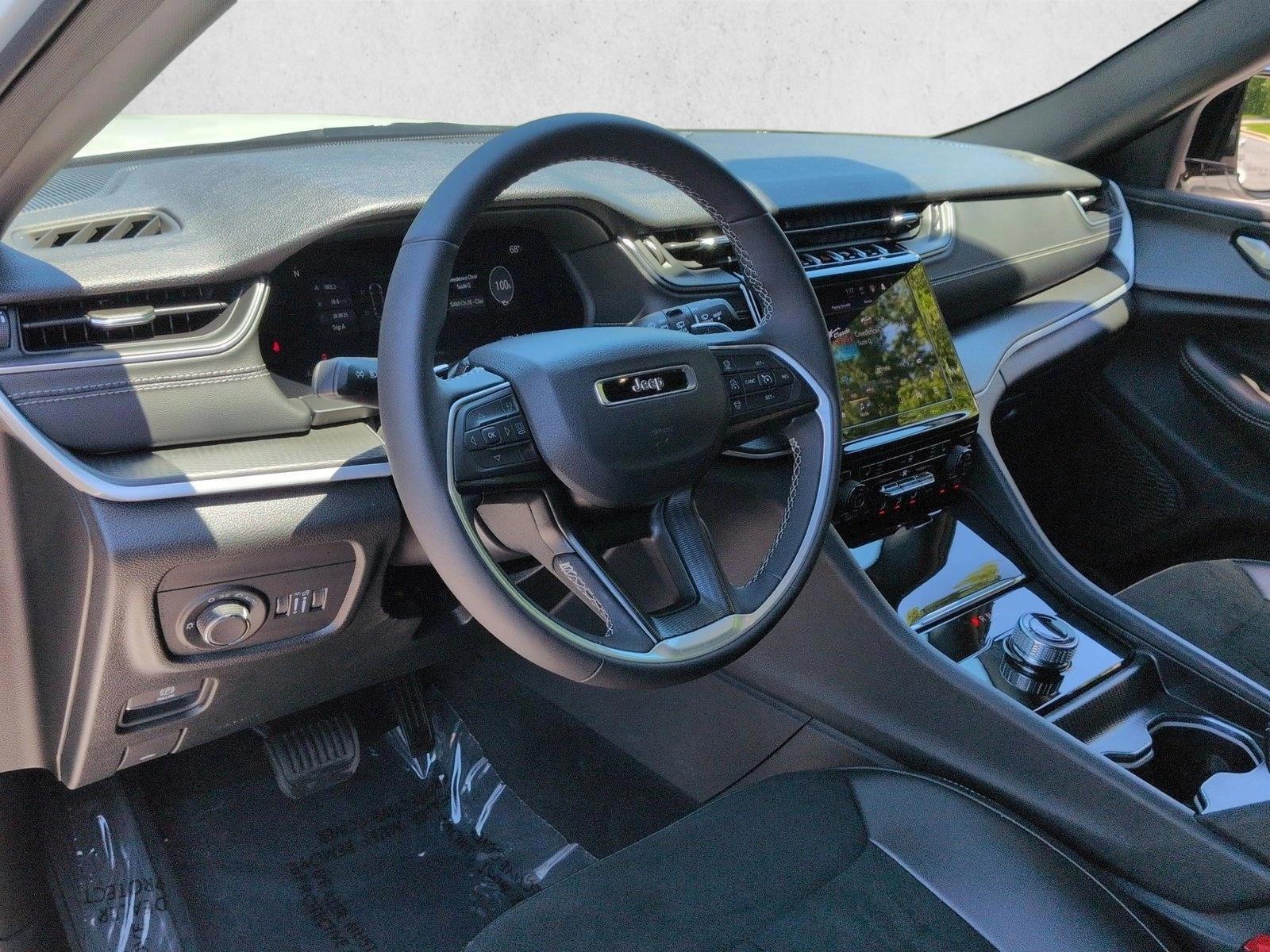Thumbnail: 2025 Jeep Grand Cherokee L - 3