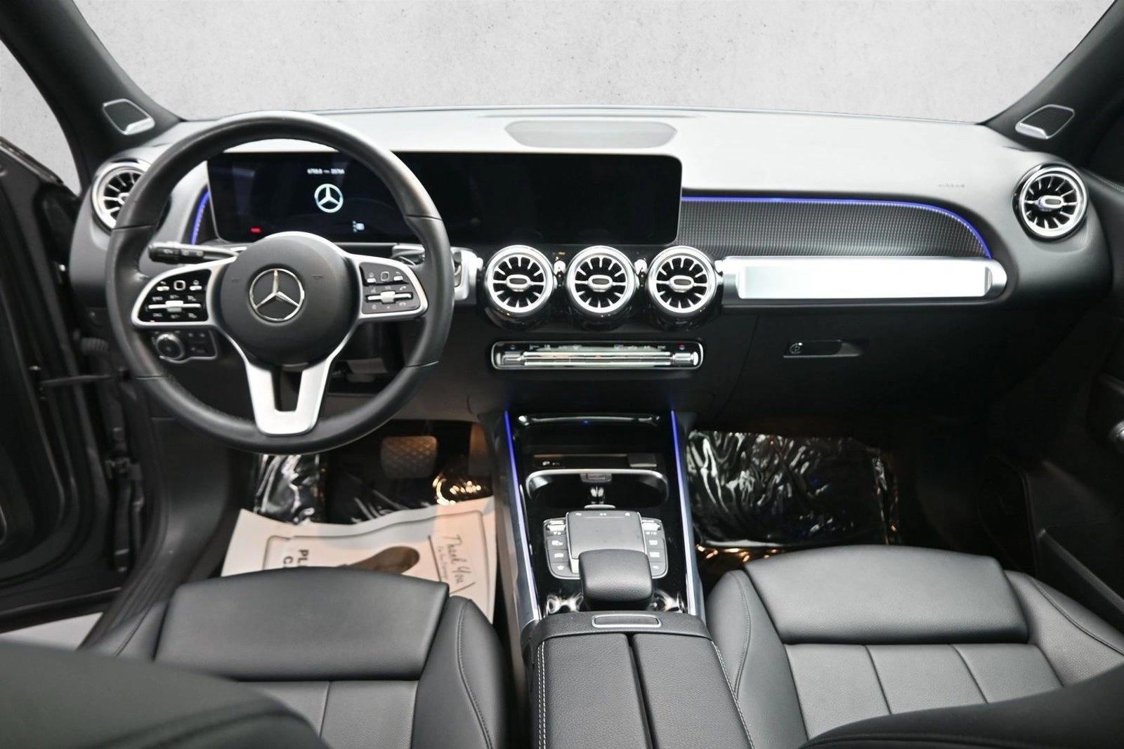 Thumbnail: 2021 Mercedes-Benz GLB - 3