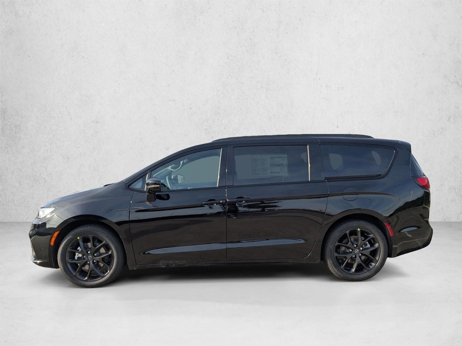 Thumbnail: 2026 Chrysler Pacifica - 2