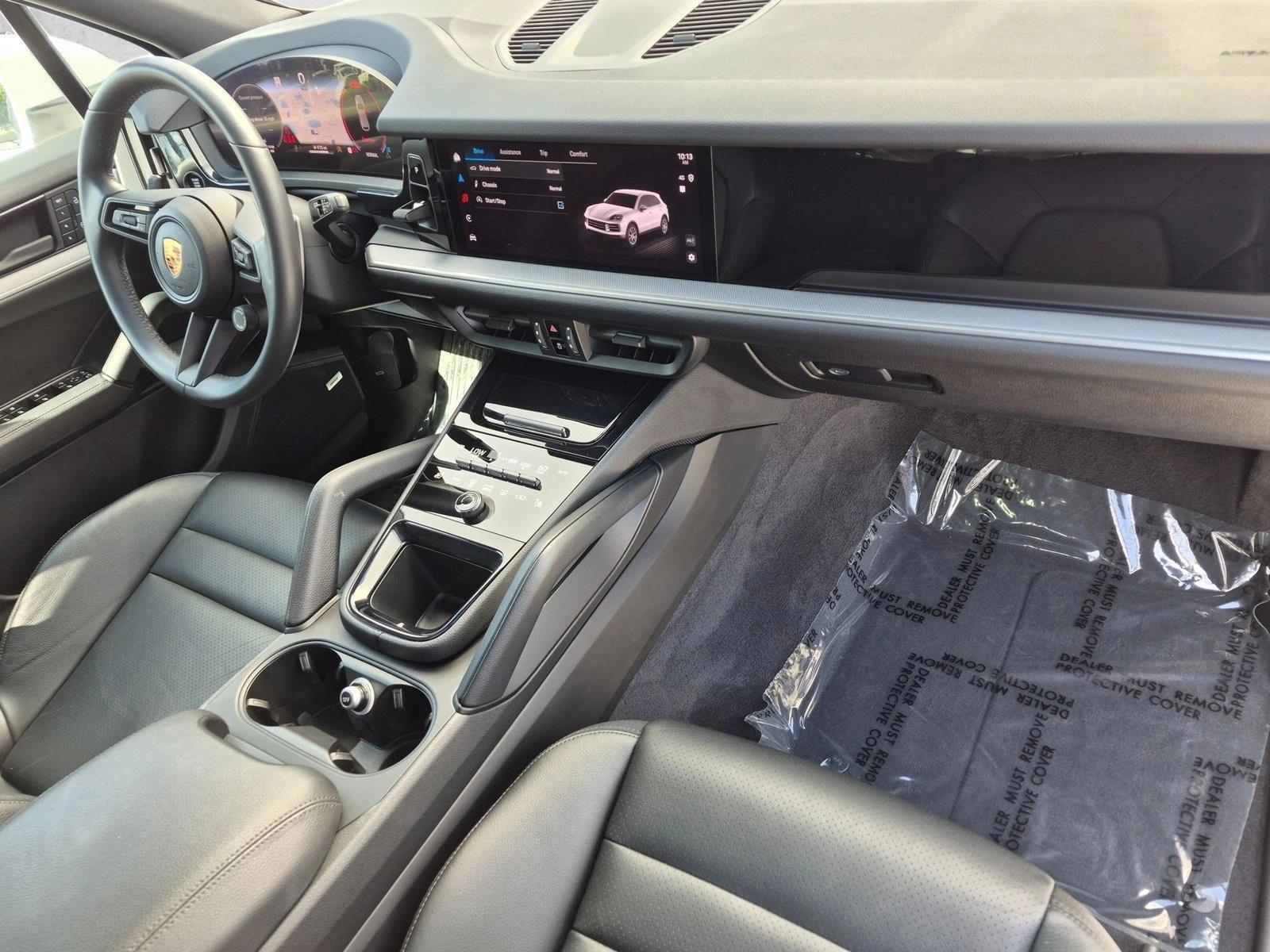 2025 Porsche Cayenne Base - Photo 26