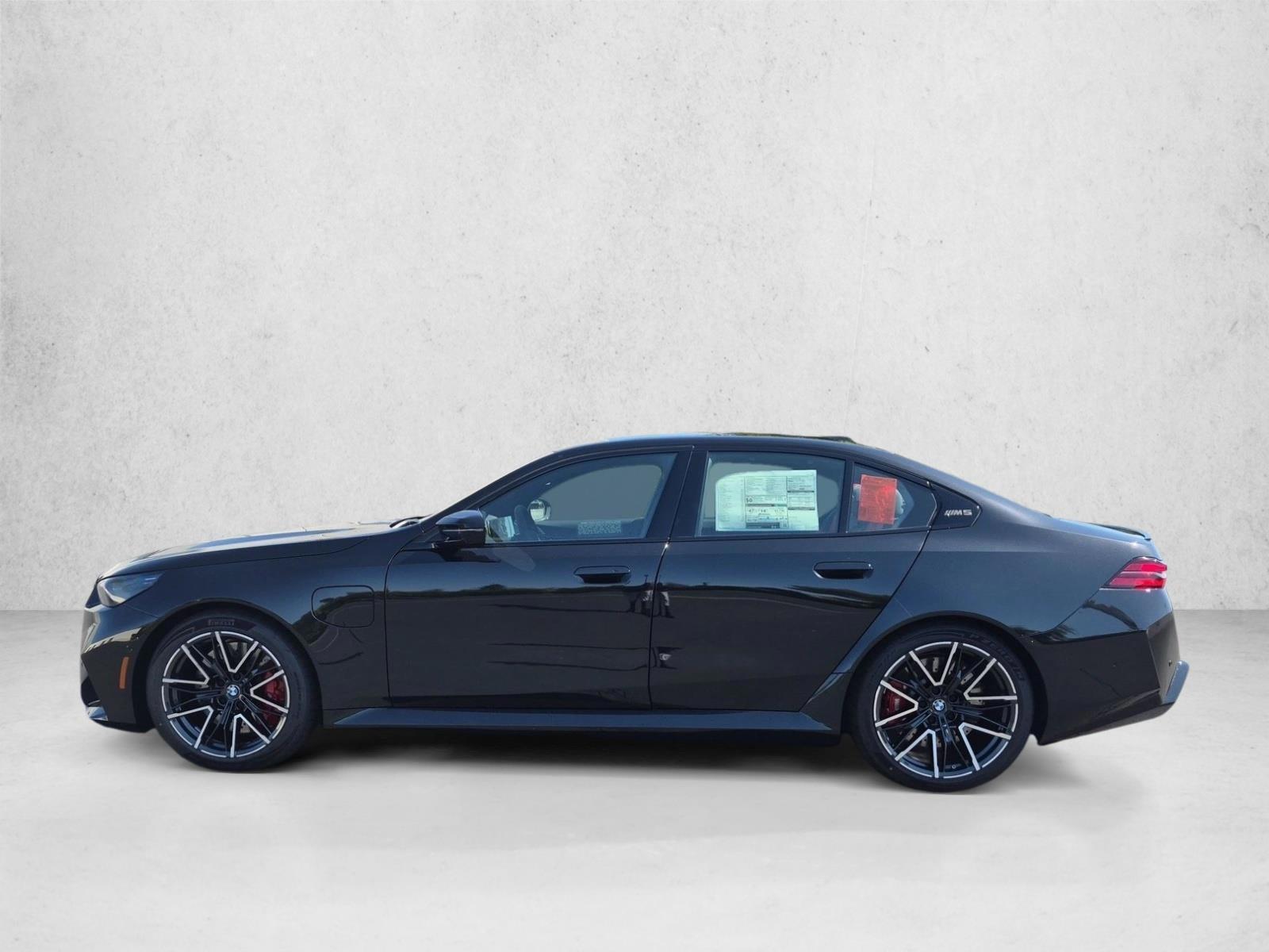 Thumbnail: 2027 BMW M5 - 2