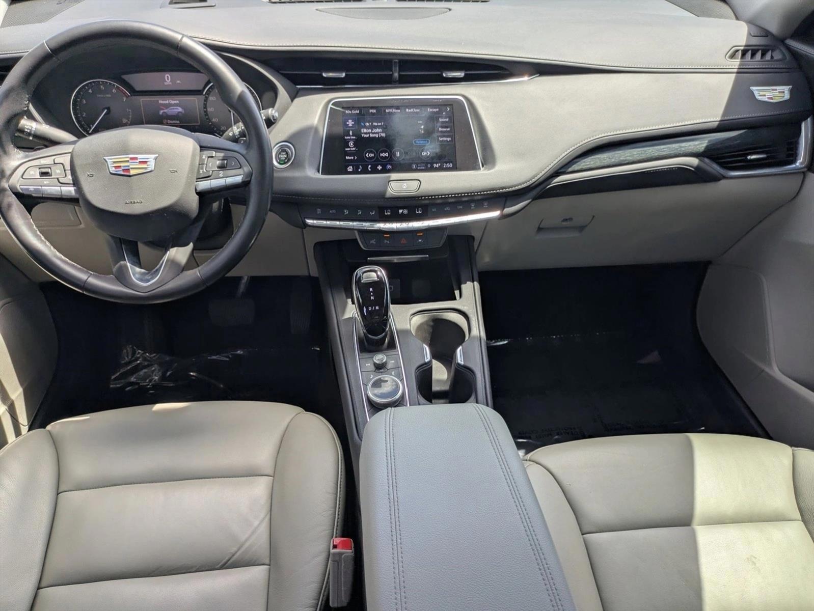 Thumbnail: 2022 Cadillac XT4 - 4