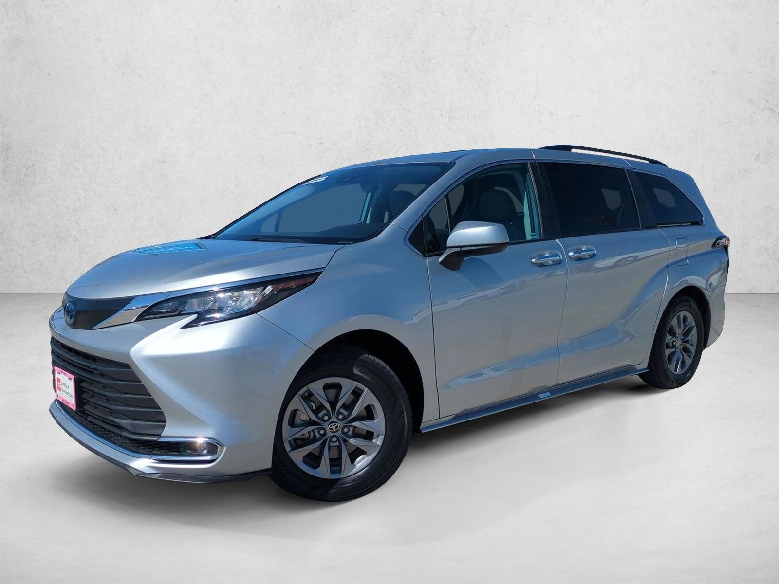 Thumbnail: 2023 Toyota Sienna - 1