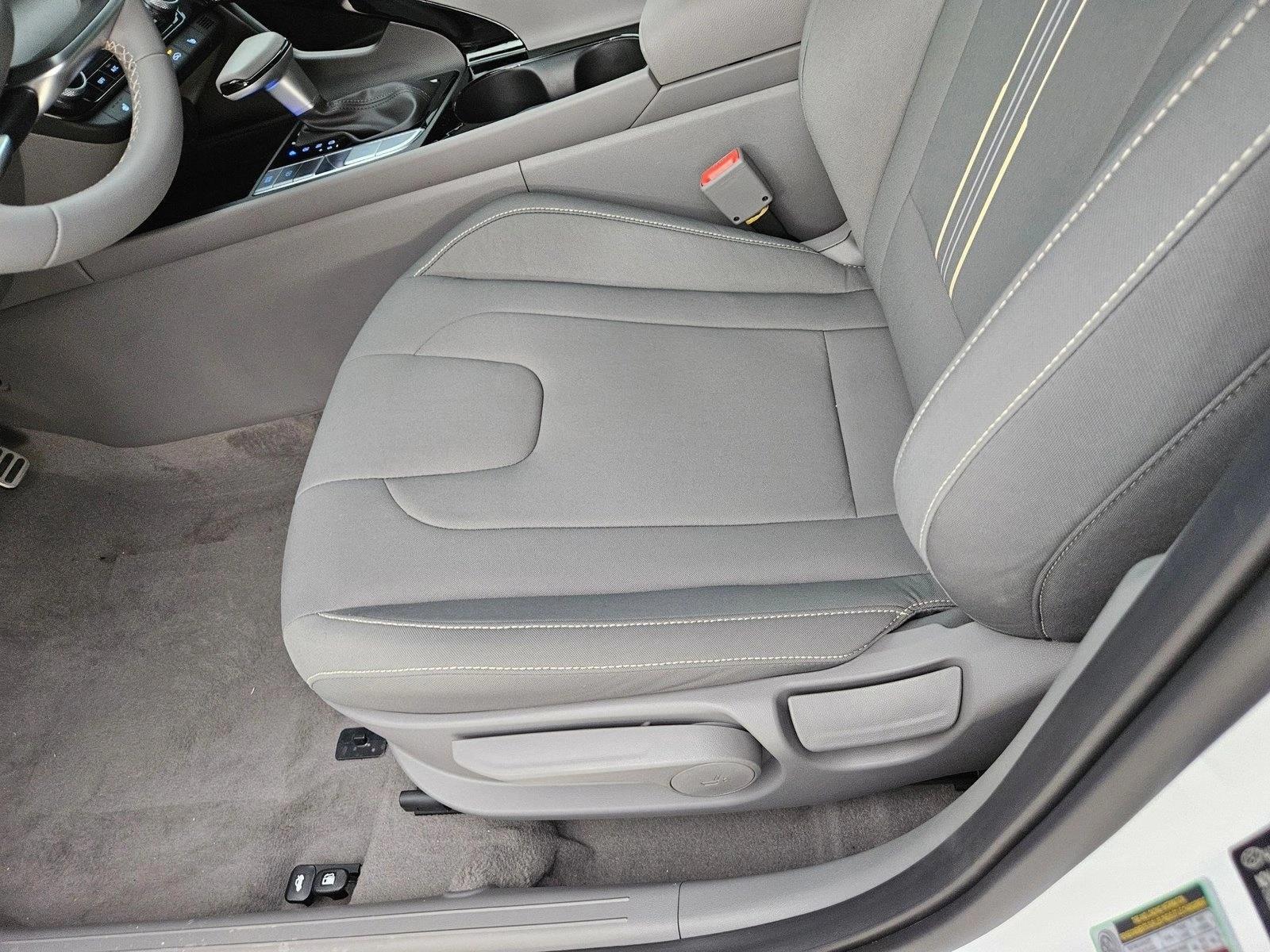 Thumbnail: 2026 Hyundai Elantra - 4