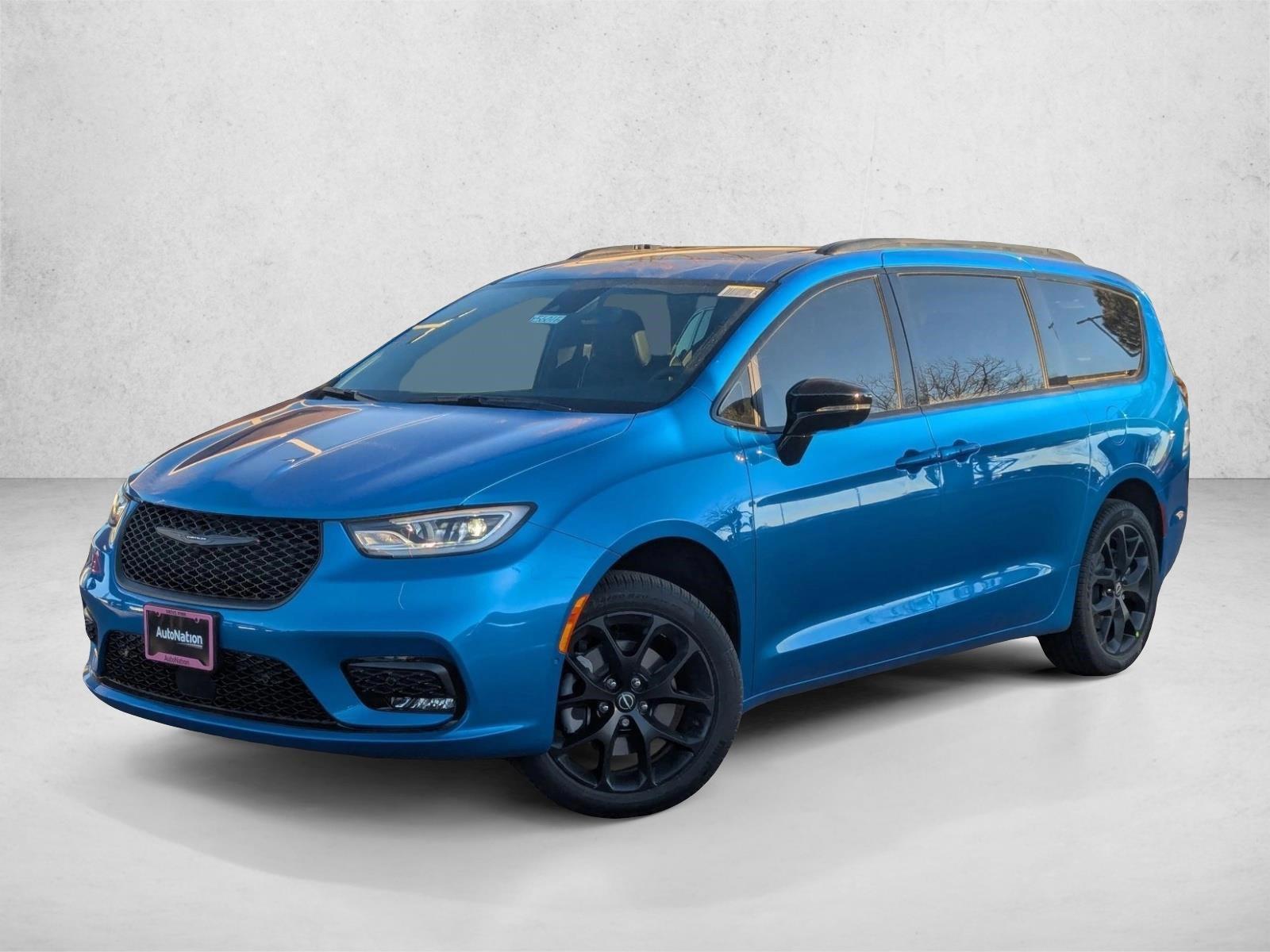 Thumbnail: 2026 Chrysler Pacifica - 1