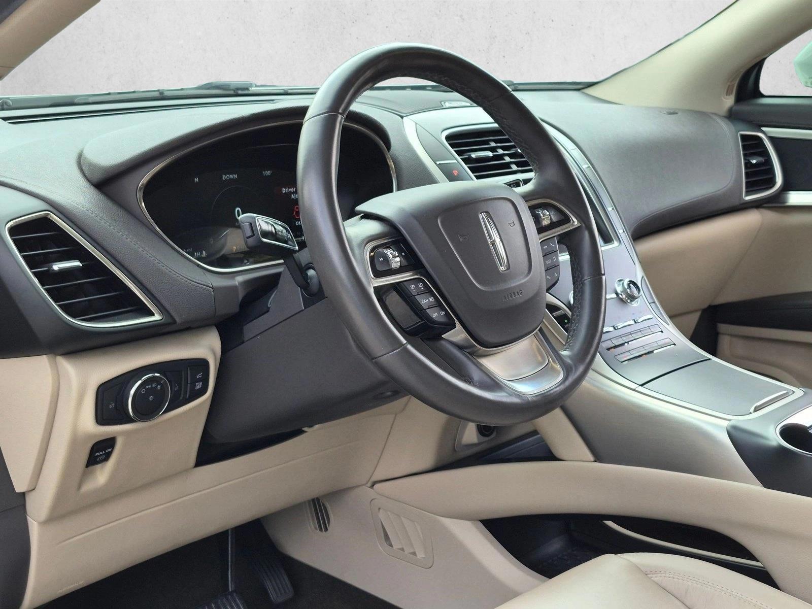 Thumbnail: 2020 Lincoln Nautilus - 3