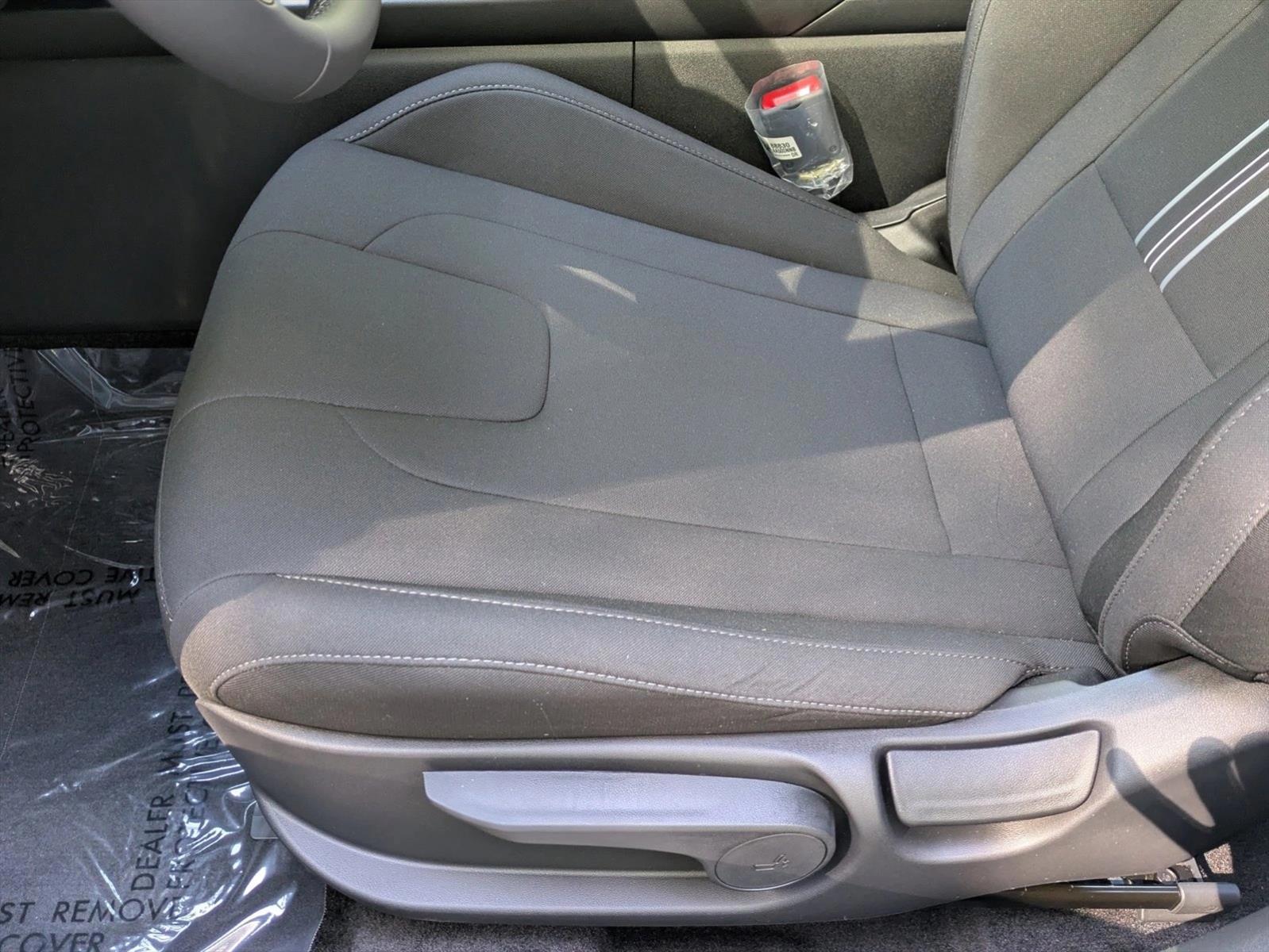 Thumbnail: 2026 Hyundai Elantra - 4