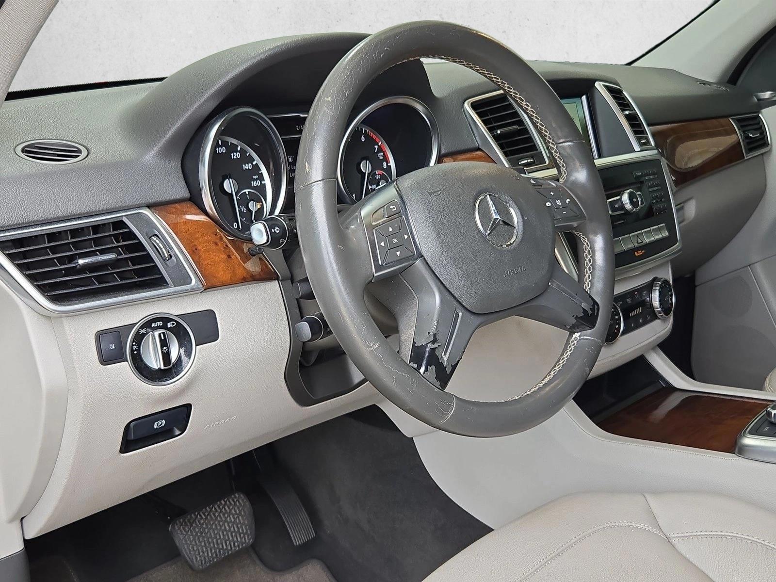 Thumbnail: 2015 Mercedes-Benz M-Class - 3