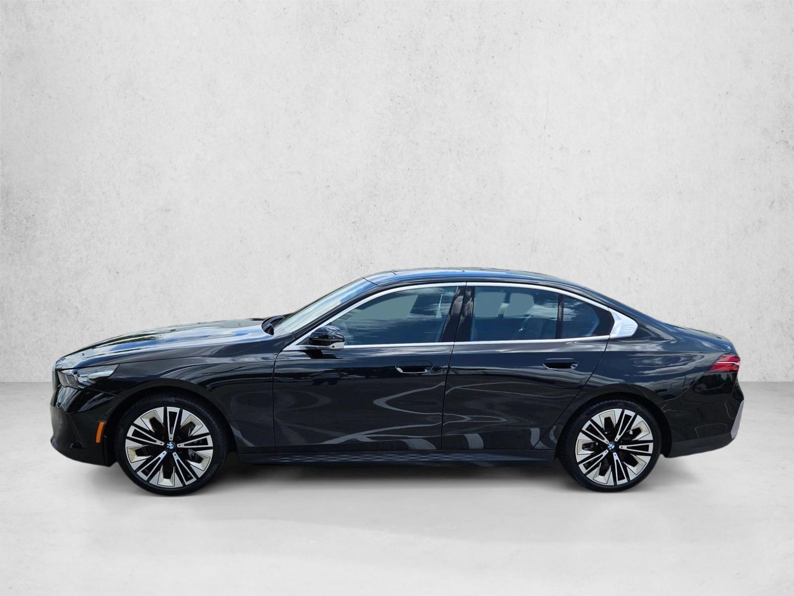 Thumbnail: 2025 BMW 5 Series - 2