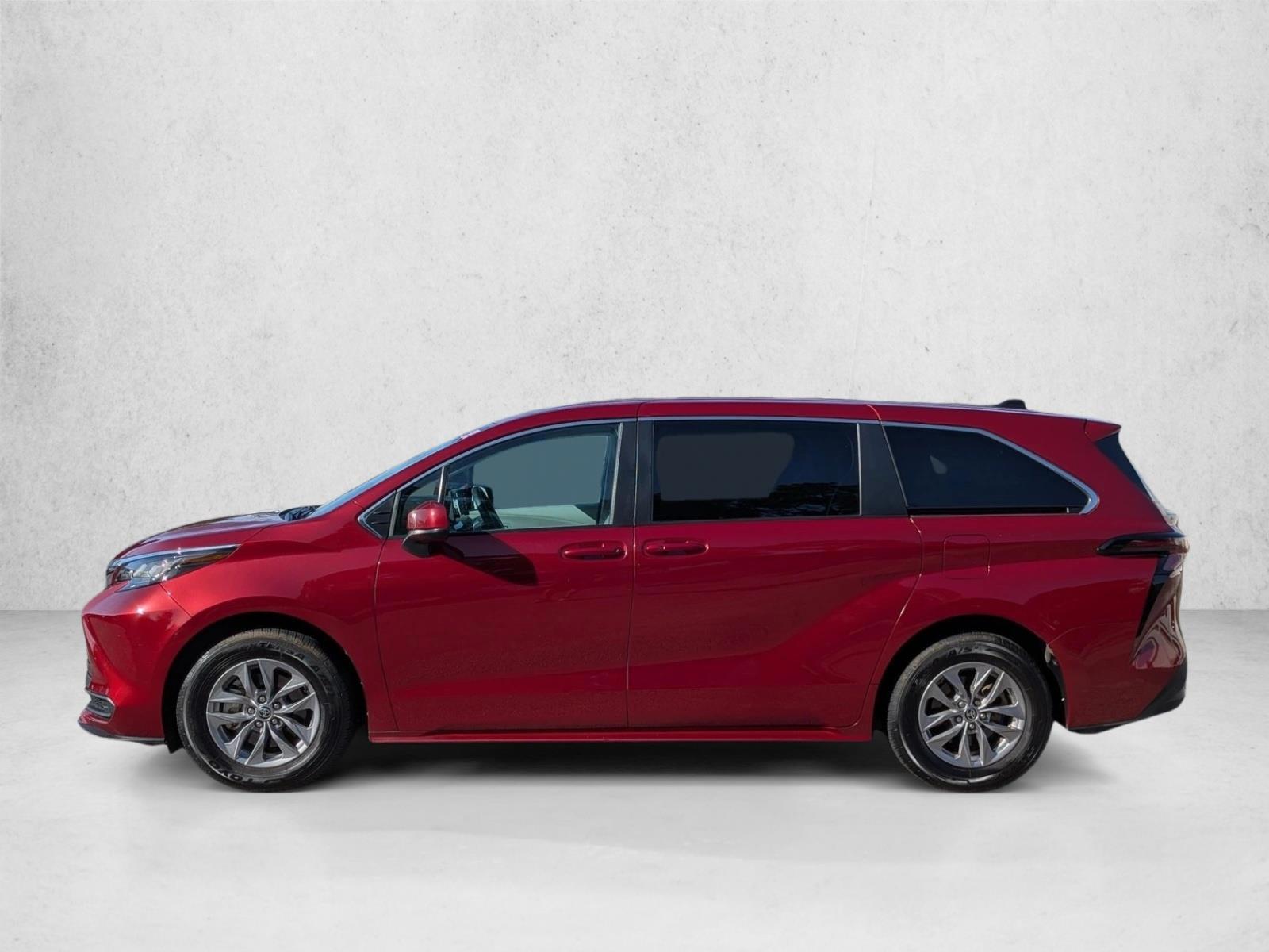 Thumbnail: 2023 Toyota Sienna - 2