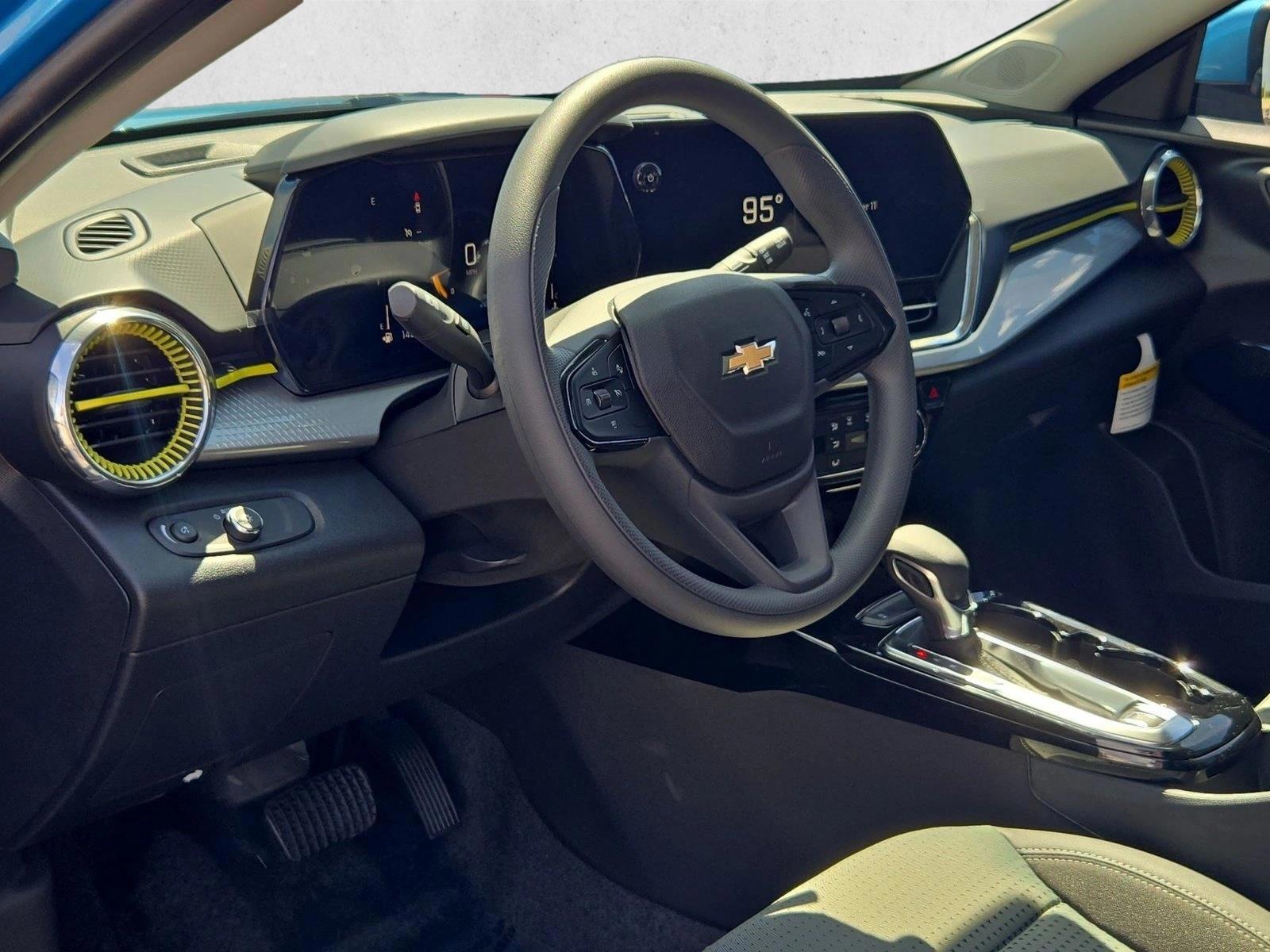 Thumbnail: 2026 Chevrolet Trax - 3