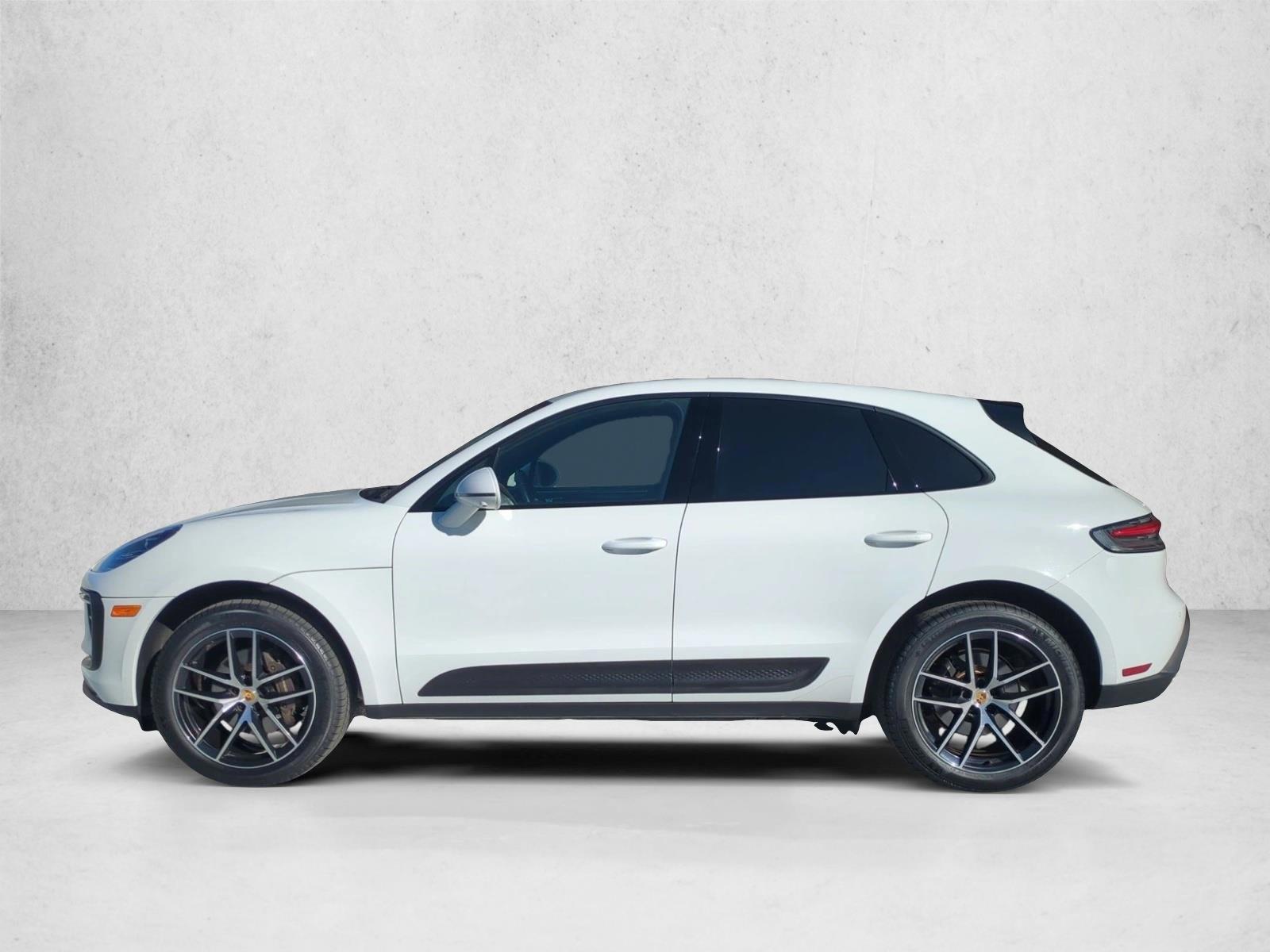 Thumbnail: 2023 Porsche Macan - 2