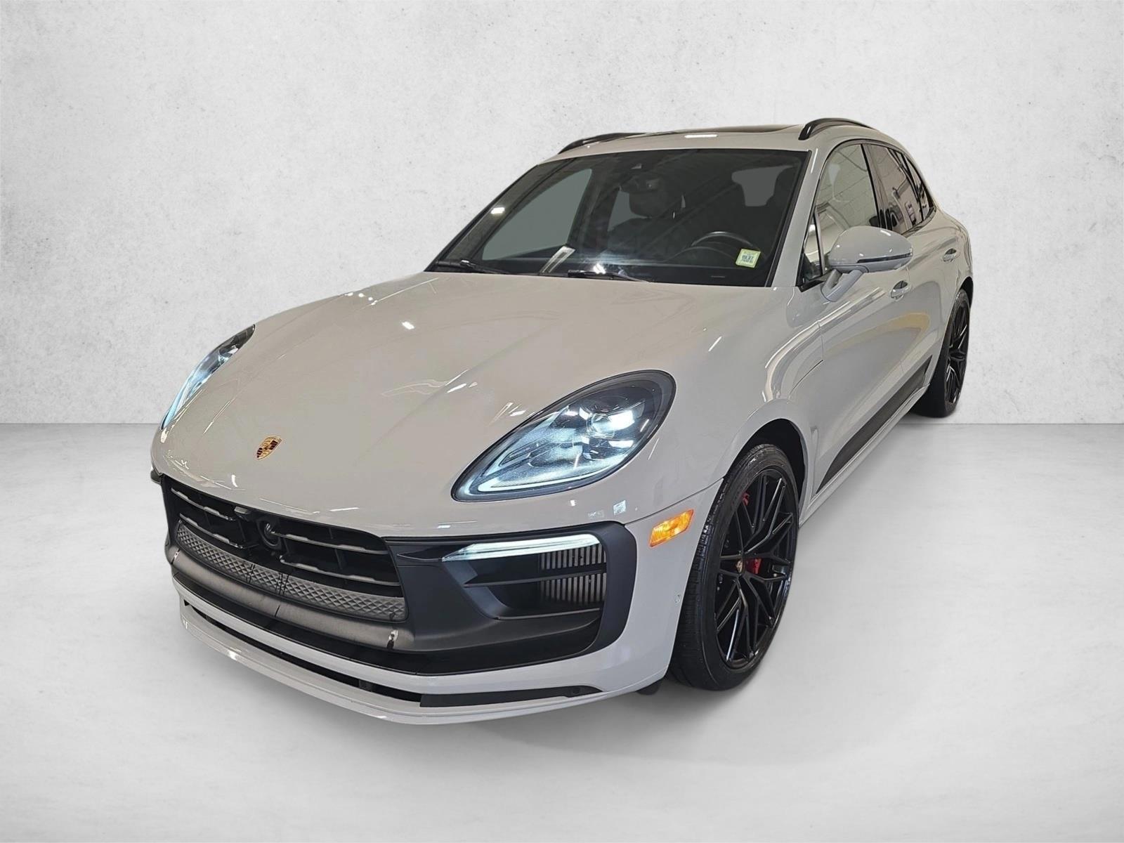 Thumbnail: 2023 Porsche Macan - 1