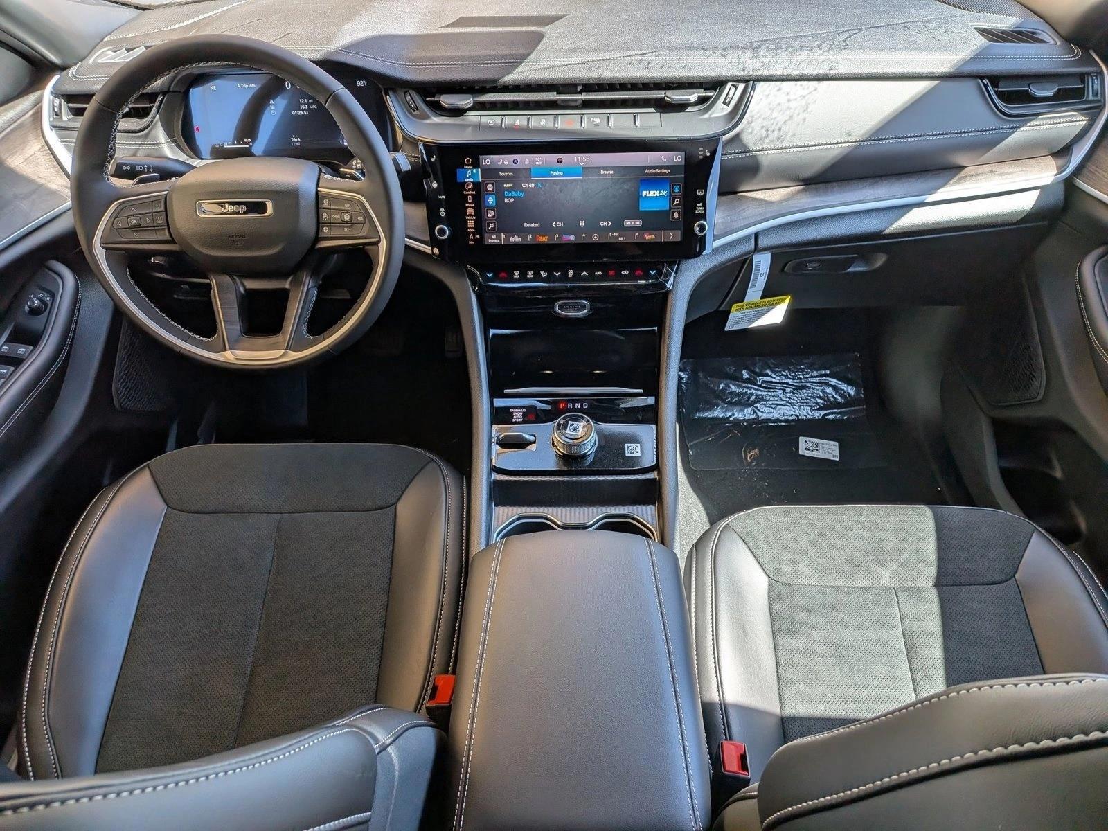 Thumbnail: 2026 Jeep Grand Cherokee - 3