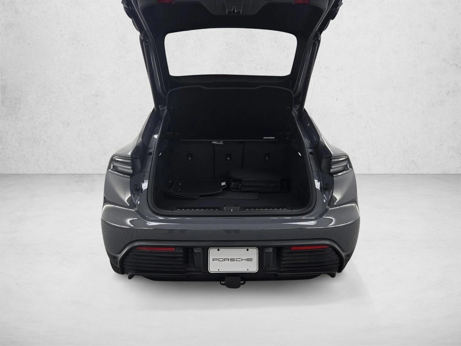 2025 Porsche Macan S - Photo 11