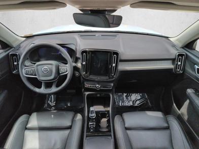 2024 Volvo XC40