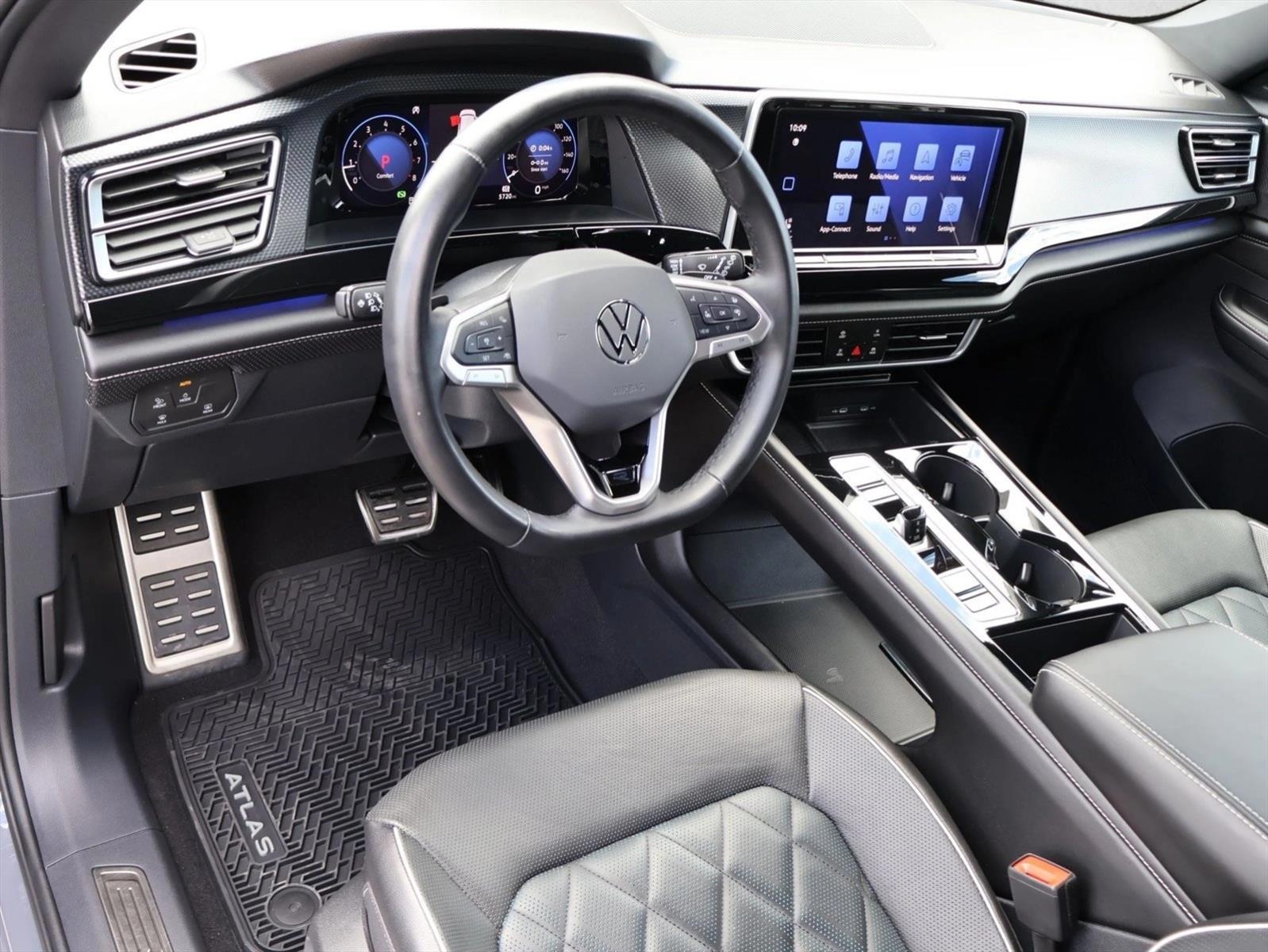 Thumbnail: 2024 Volkswagen Atlas - 3