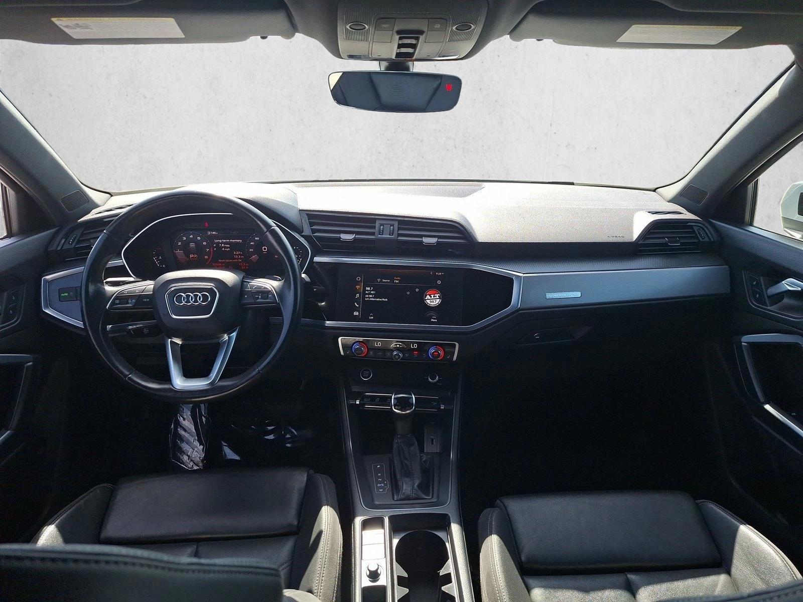 Thumbnail: 2021 Audi Q3 - 3