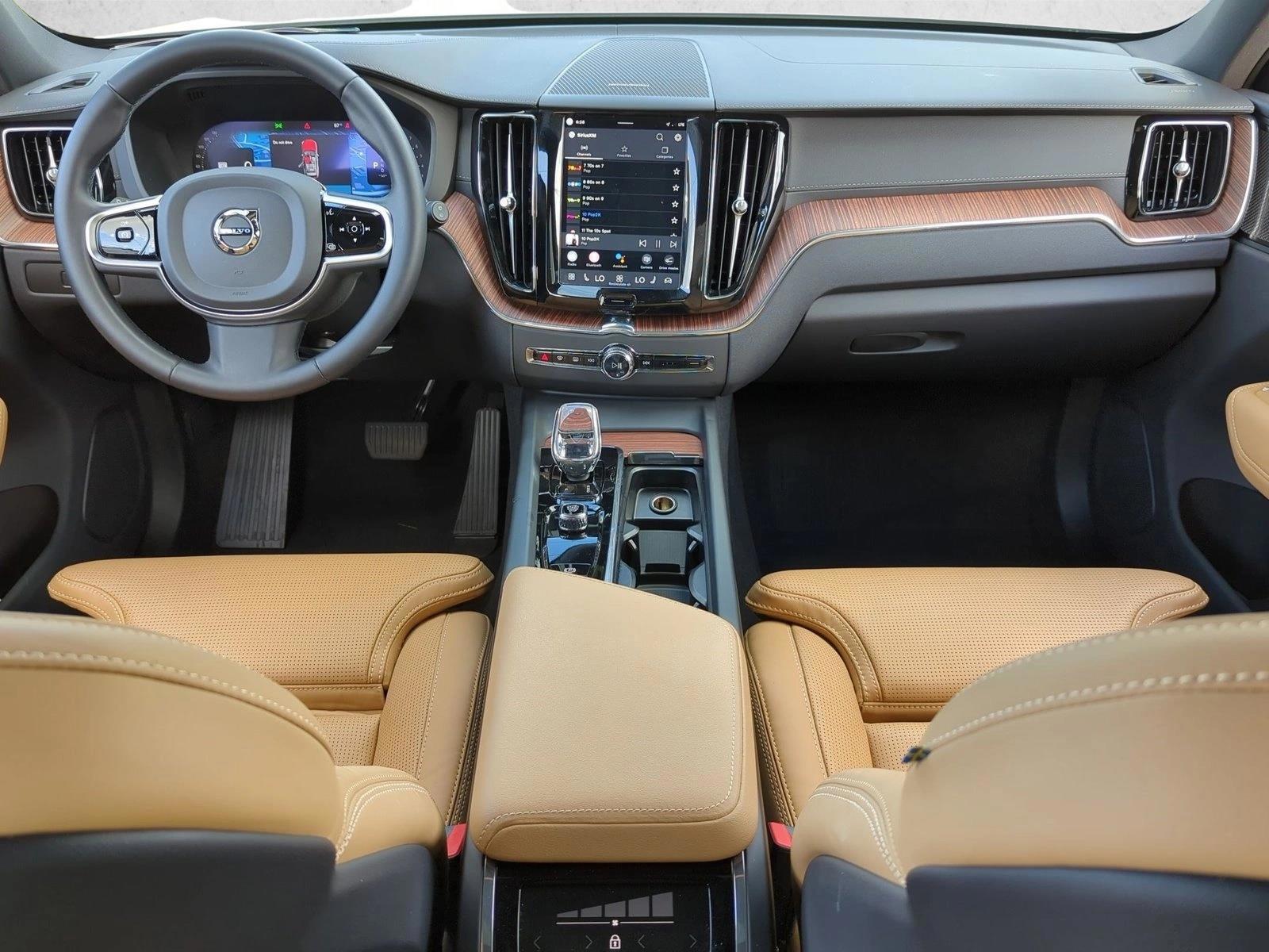 Thumbnail: 2025 Volvo XC60 - 4