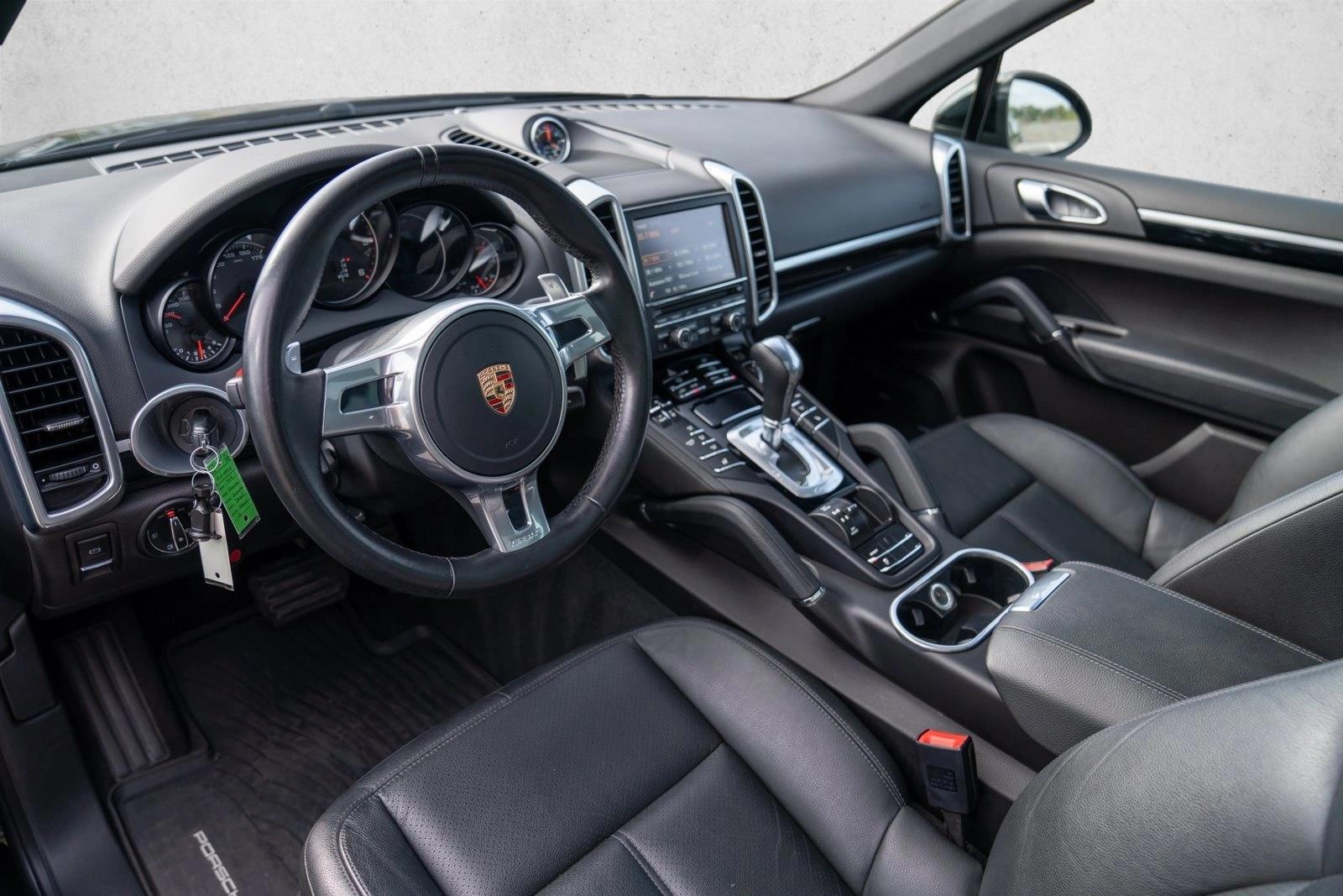 Thumbnail: 2014 Porsche Cayenne - 3