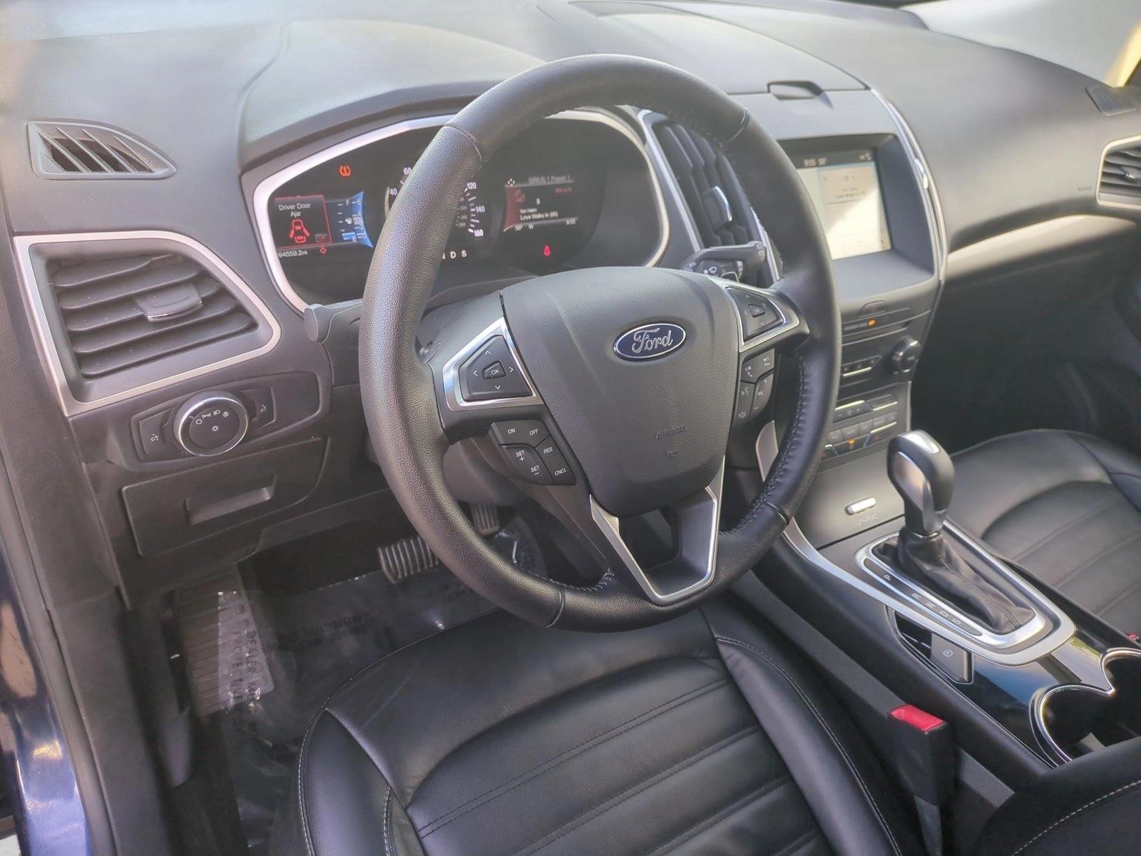 Thumbnail: 2016 Ford Edge - 3