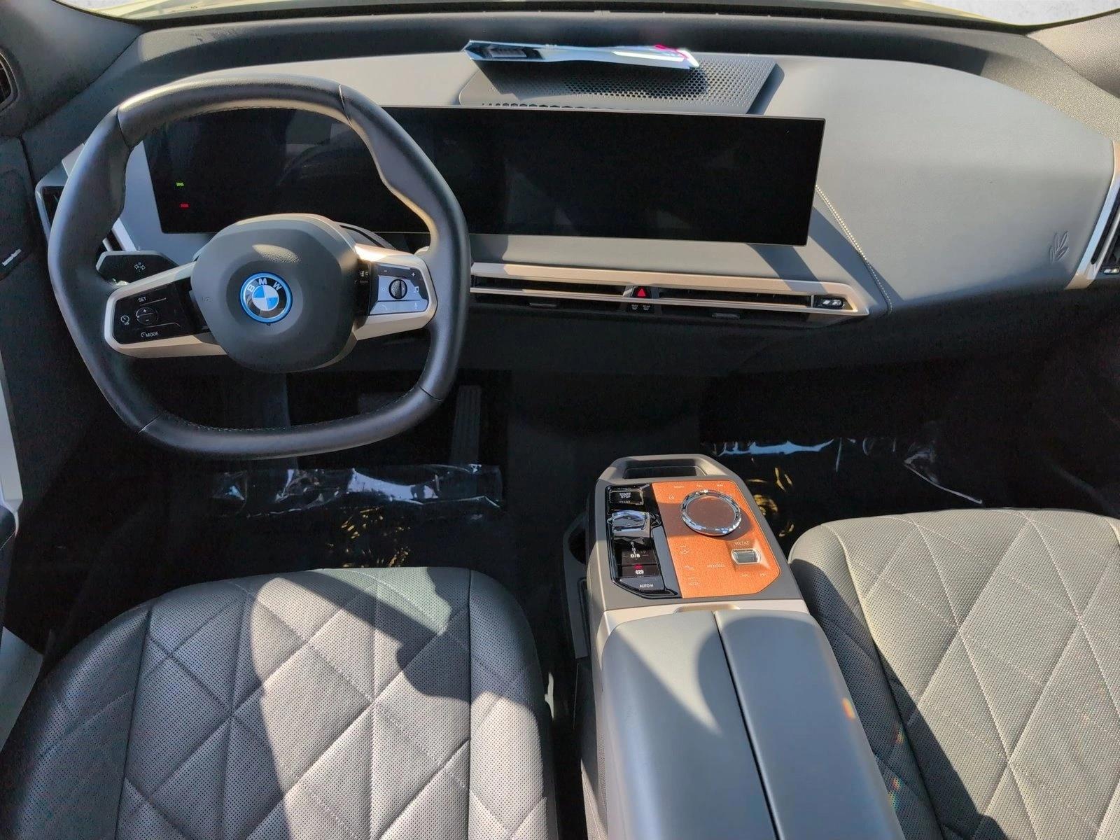 Thumbnail: 2023 BMW iX - 3